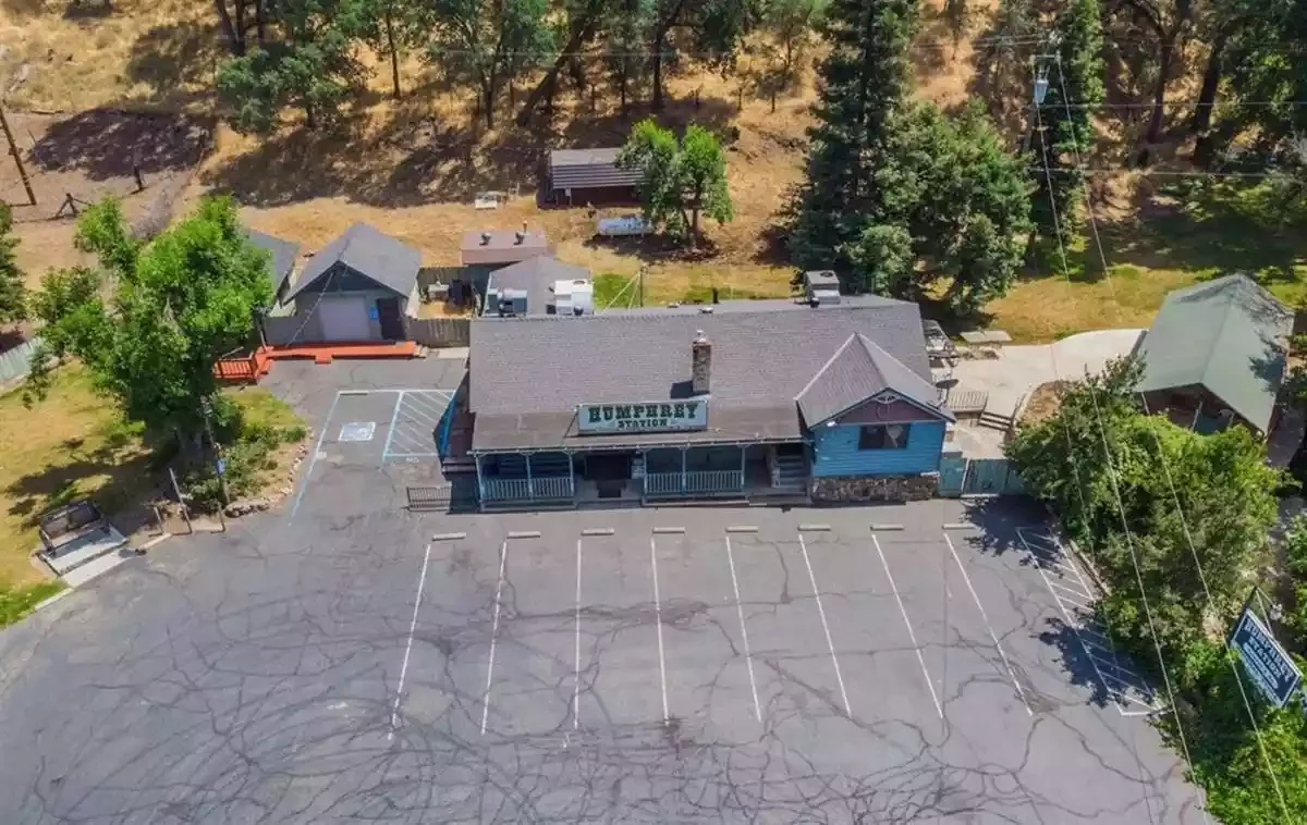Humphrey's Station - retail in Clovis, CA