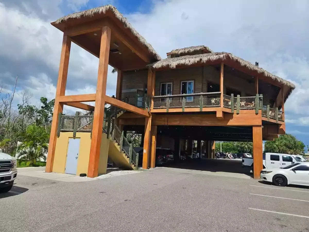 17501 Harbour Point Dr — Sale in Fort Myers, FL, photo 1 of 4