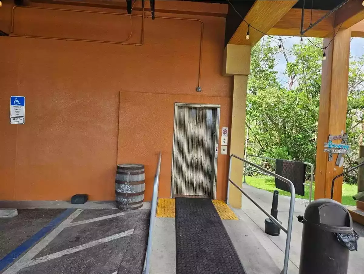 17501 Harbour Point Dr — Sale in Fort Myers, FL, photo 3 of 4