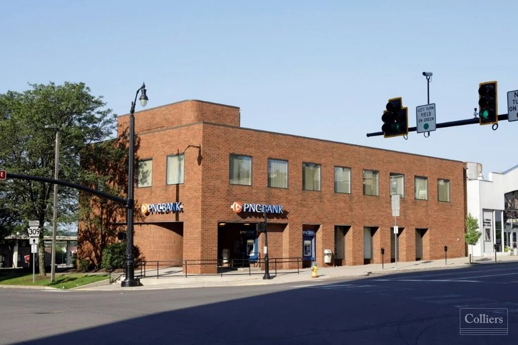 Vacant Class A Office with Drive-Thru & Off-Street… — Sale in Hazleton, PA, photo 1 of 8