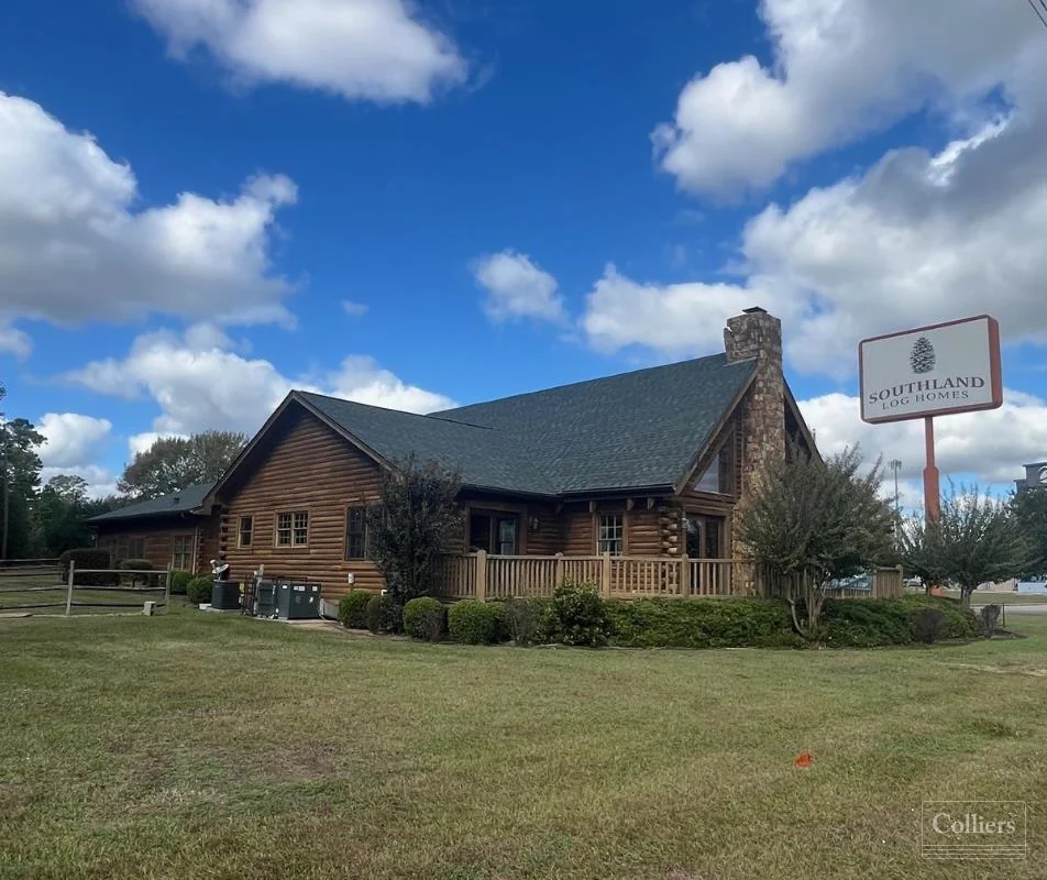 For Sale I Office / Mixed-Use — Sale in Conroe, TX, photo 1 of 8
