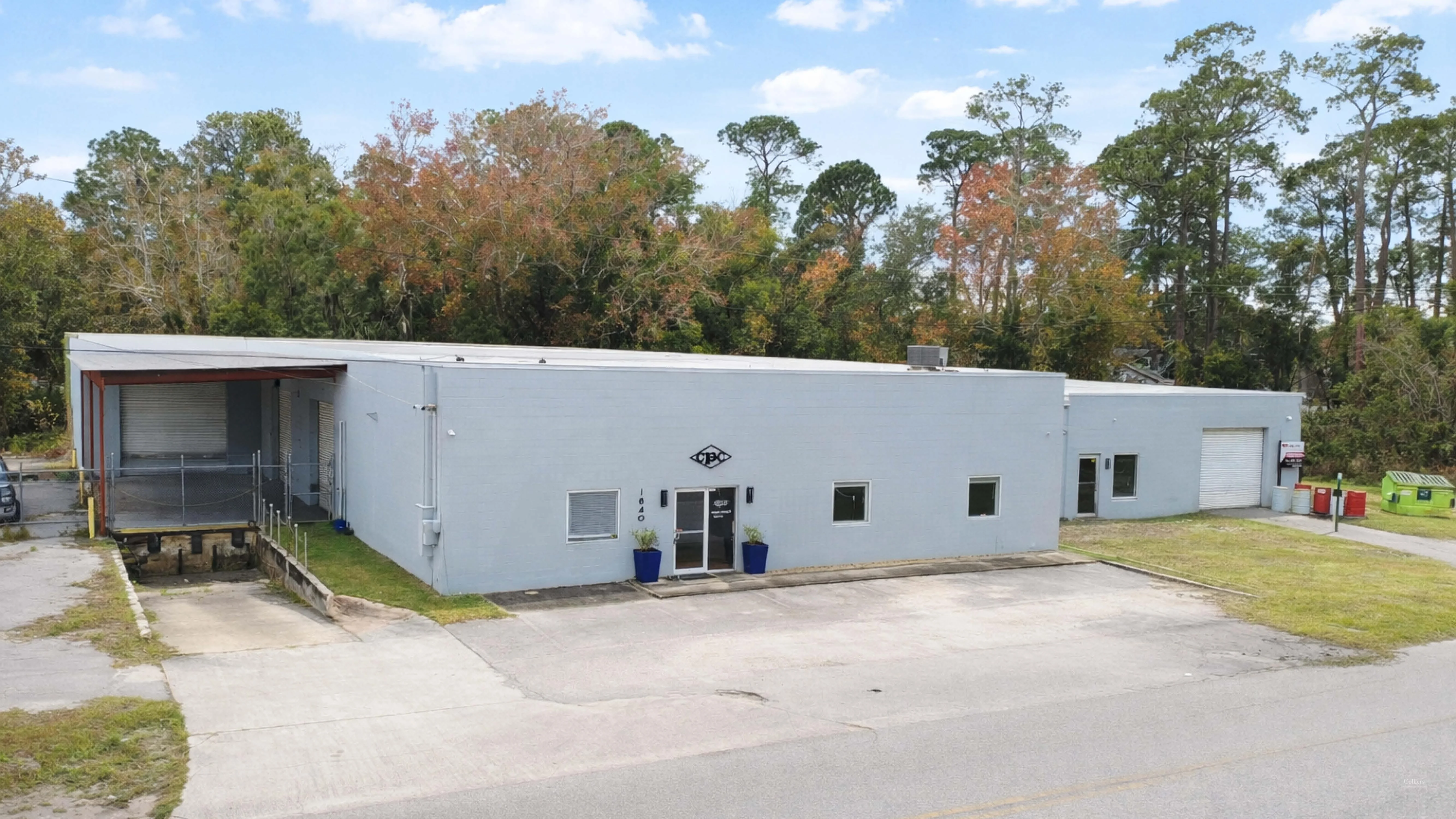 13,760± SF Standalone Warehouse — Sale in Jacksonville, FL, photo 2 of 8