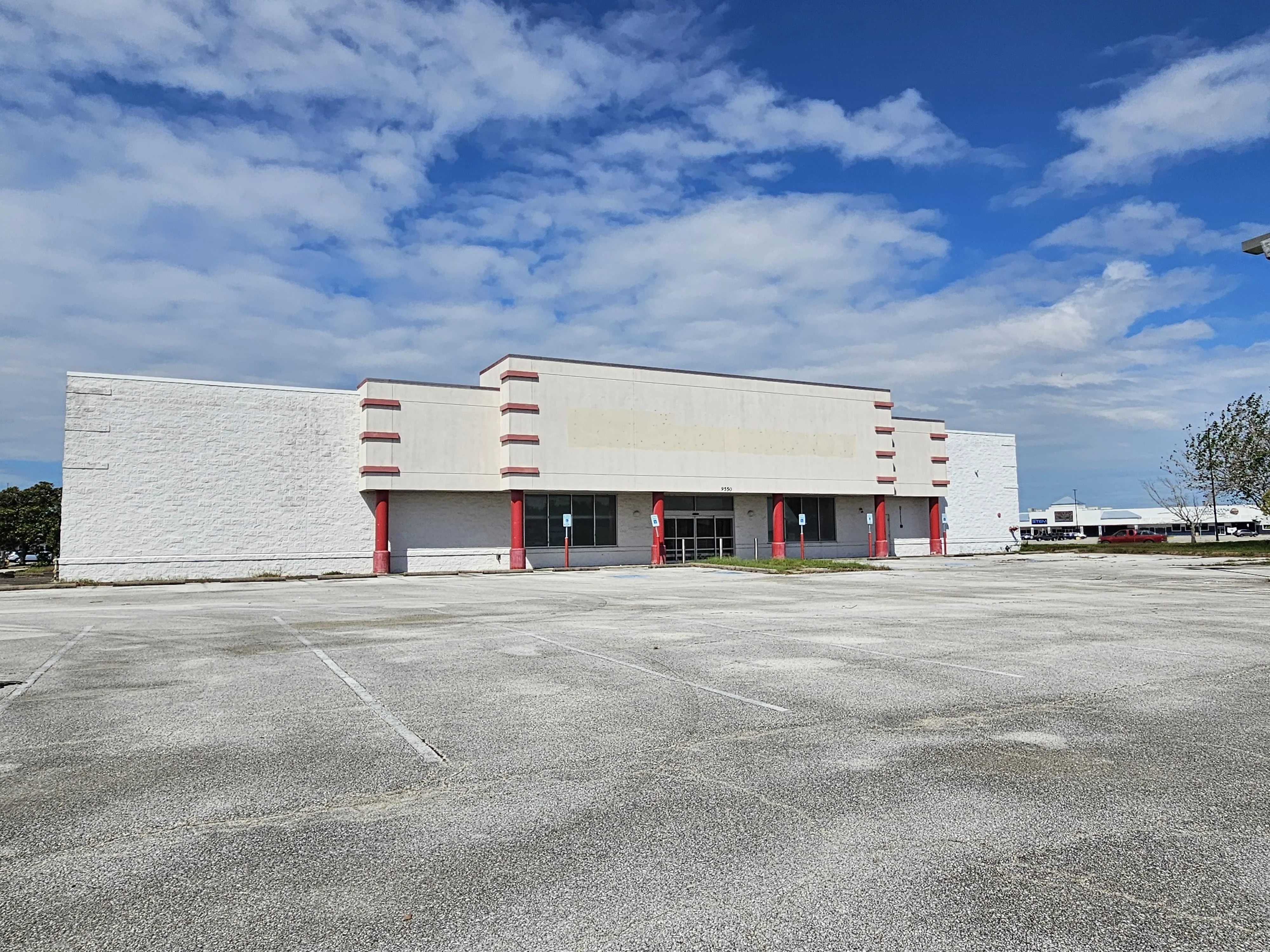 Under Contract I Freestanding Building — Sale in Texas City, TX, photo 1 of 4