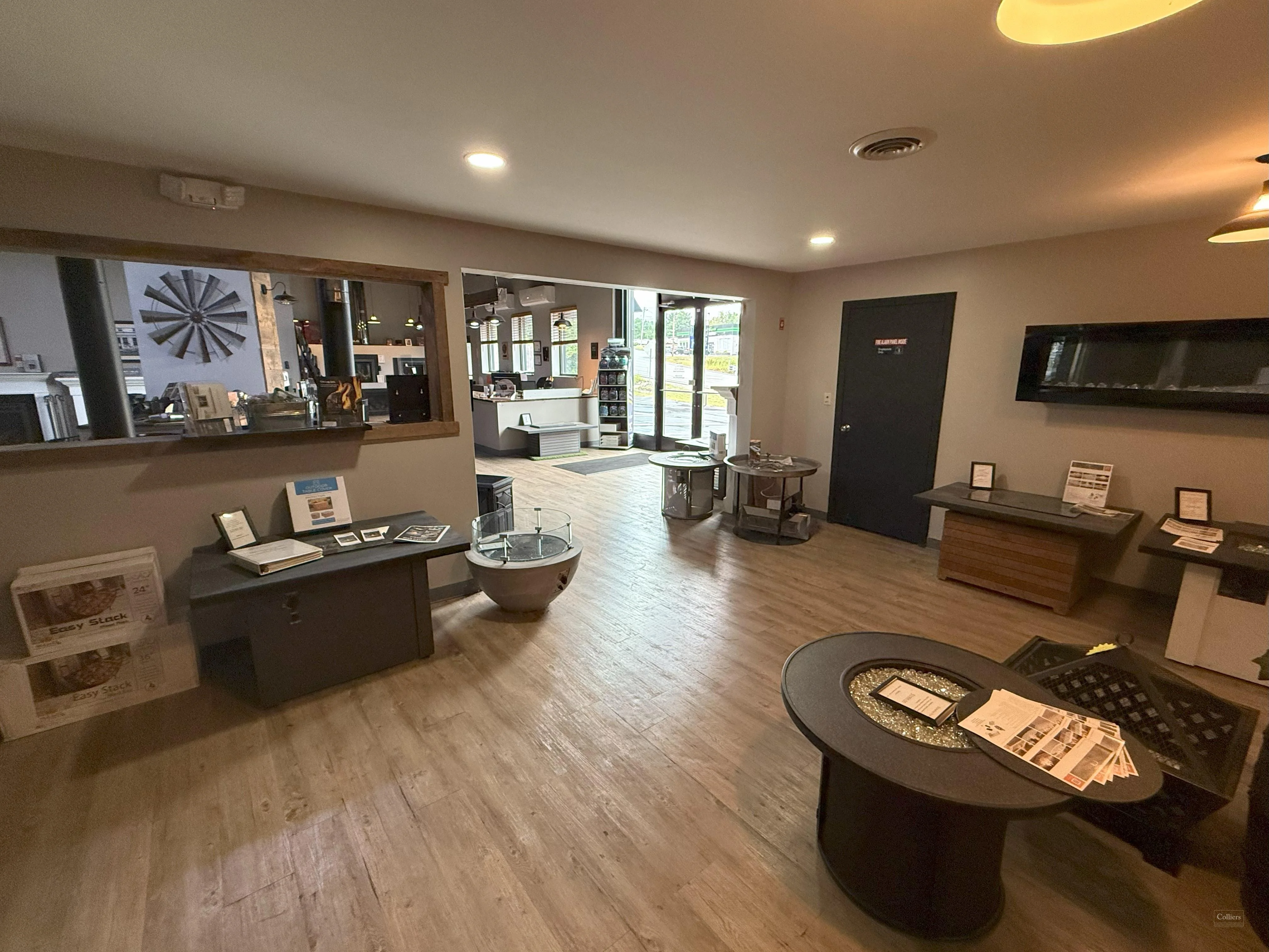 Specialty Retail/Commercial Building — Sale in Hooksett, NH, photo 5 of 8