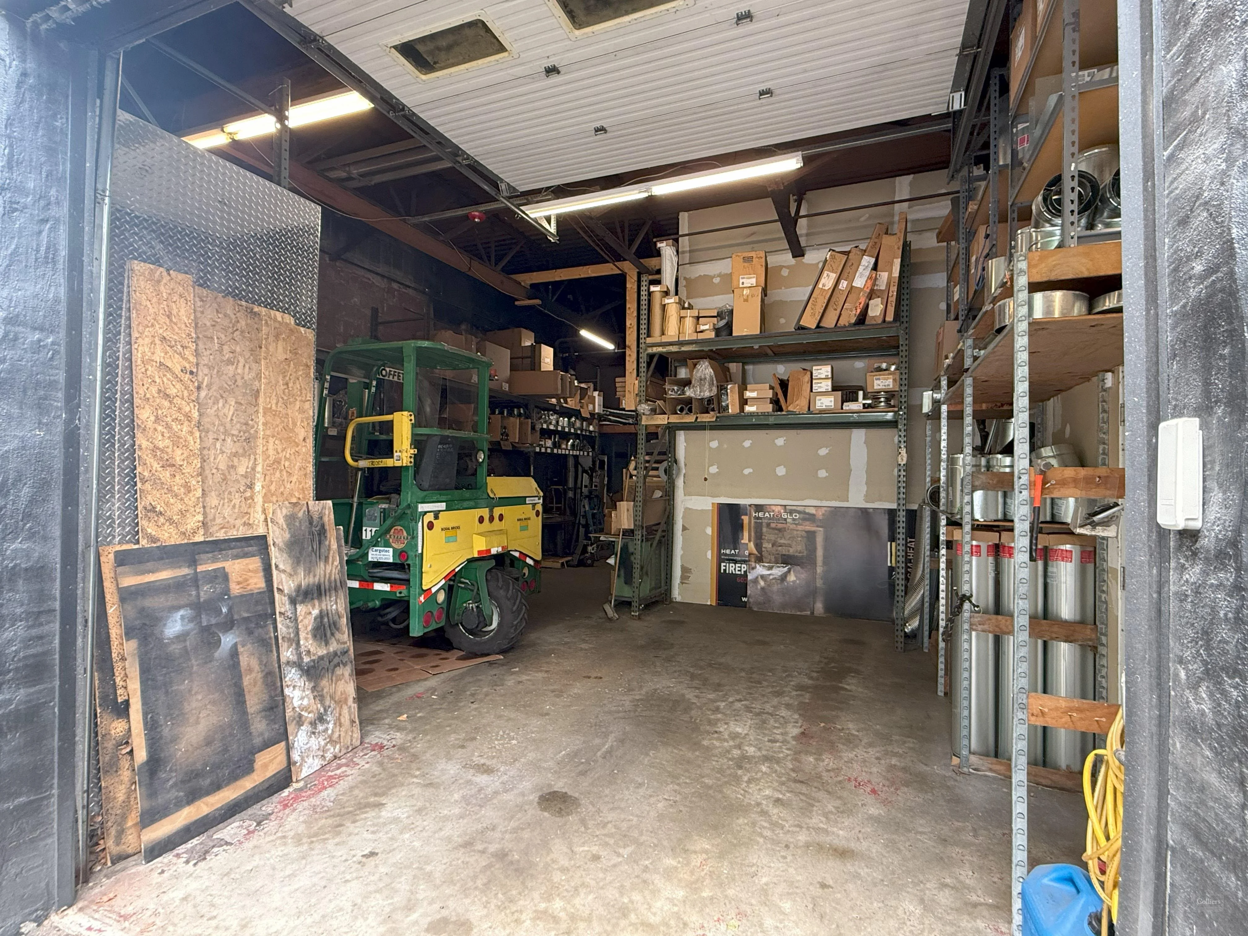 Specialty Retail/Commercial Building — Sale in Hooksett, NH, photo 6 of 8