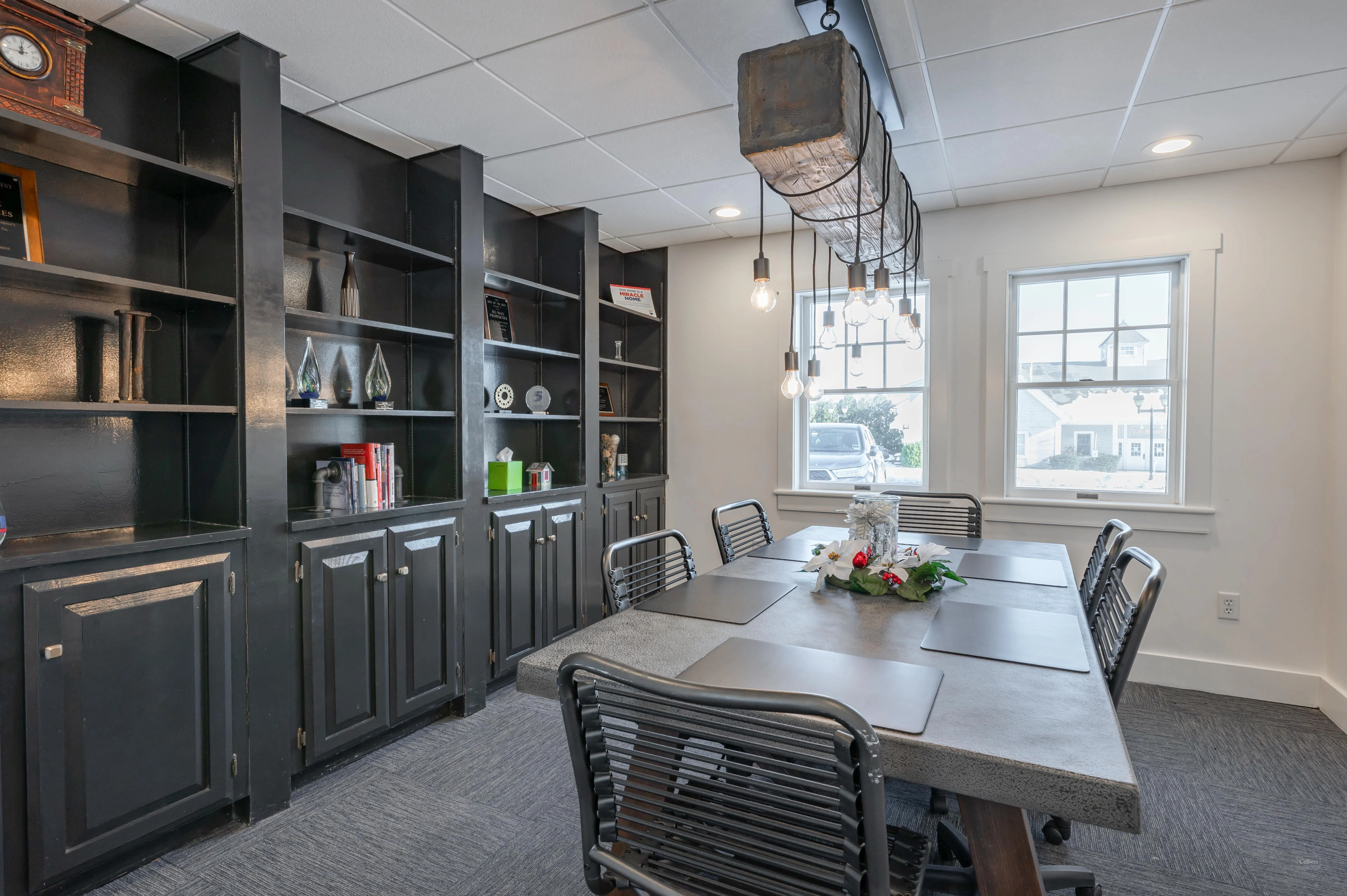 Income-Producing Professional Office — Sale in Hollis, NH, photo 4 of 8