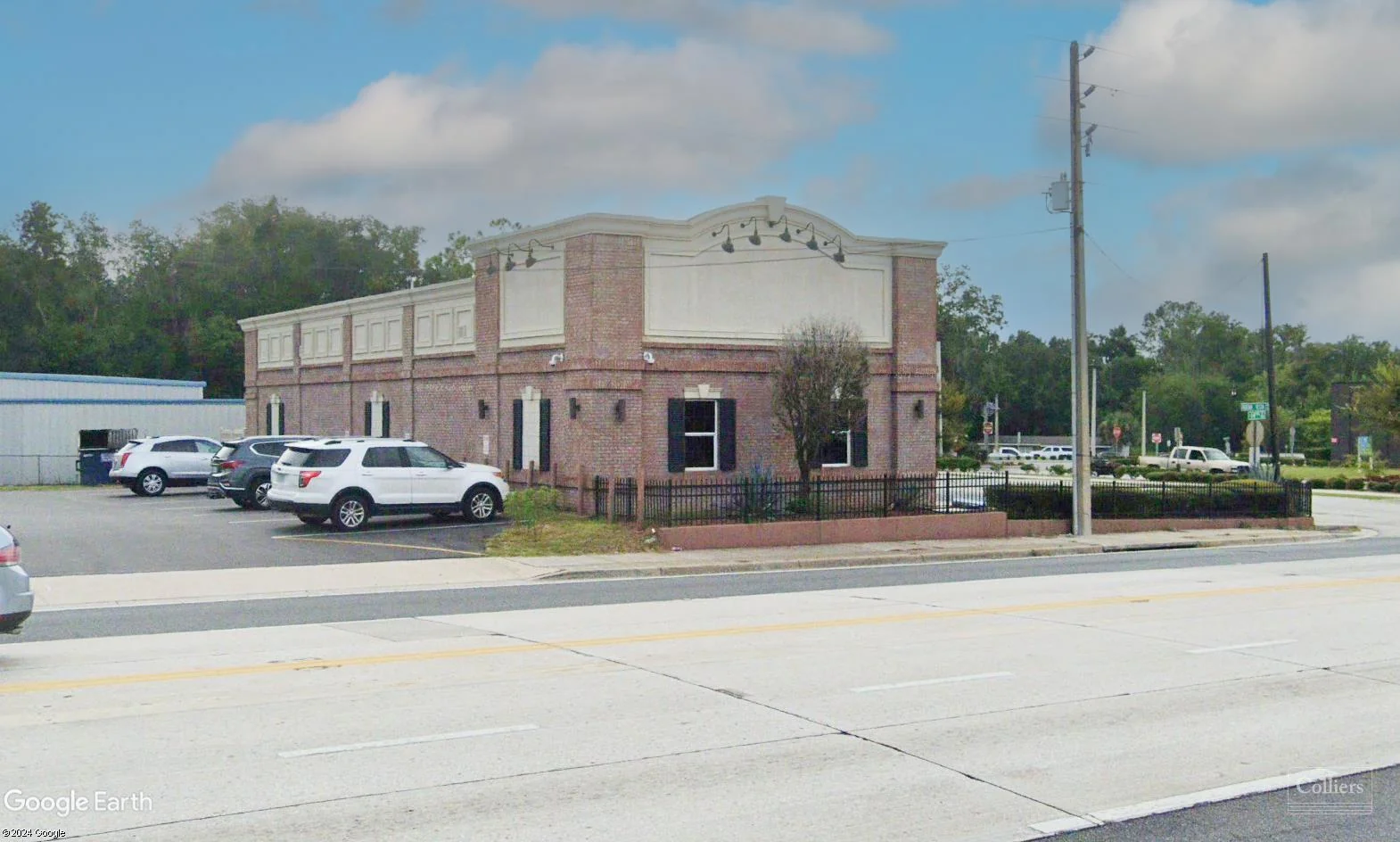 Office Building For Sale — Sale in Leesburg, FL, photo 1 of 5