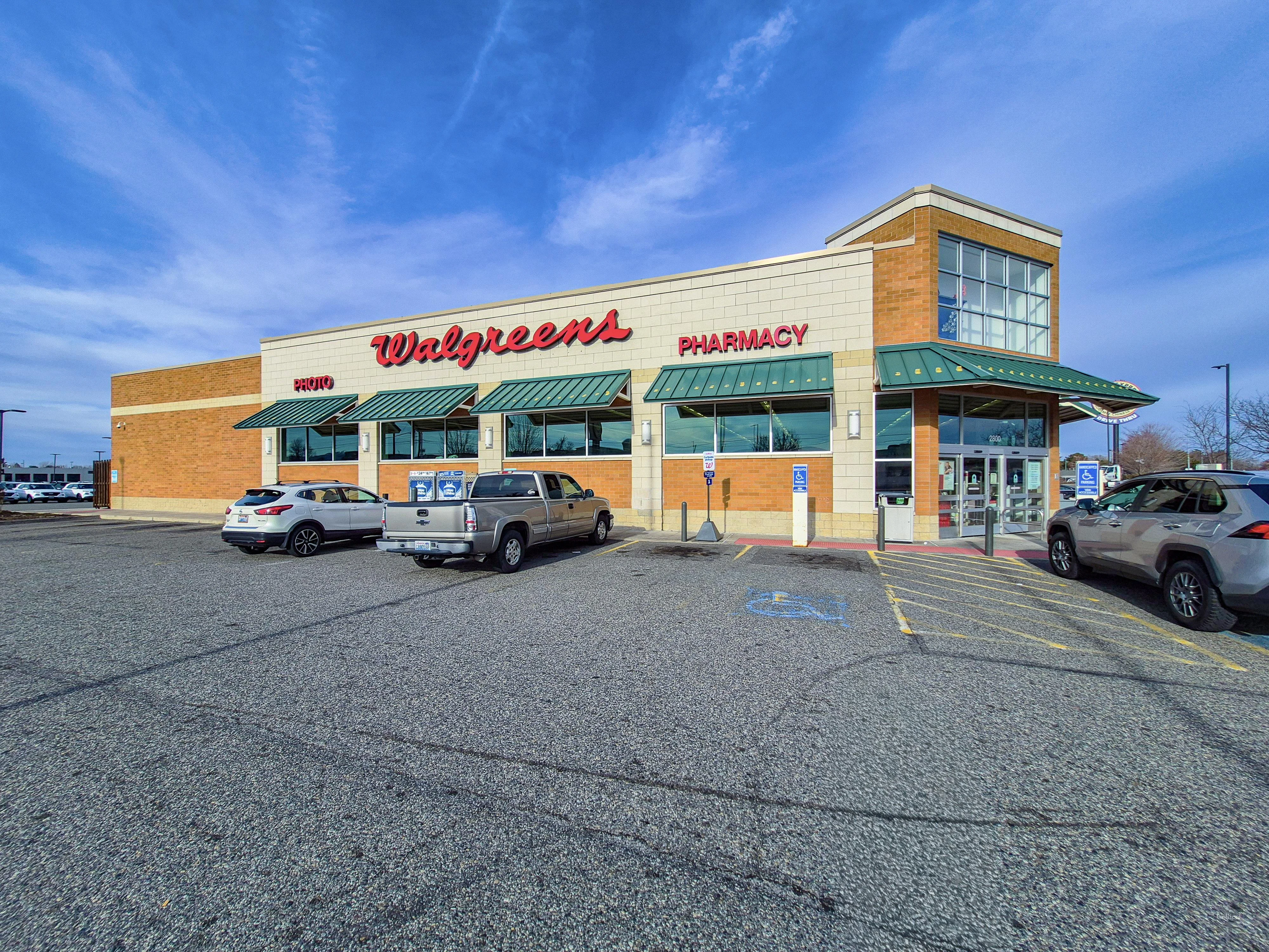 14,820 SF Free-Standing Building on 3.3 AC Lot — Sale in Kennewick, WA, photo 2 of 3