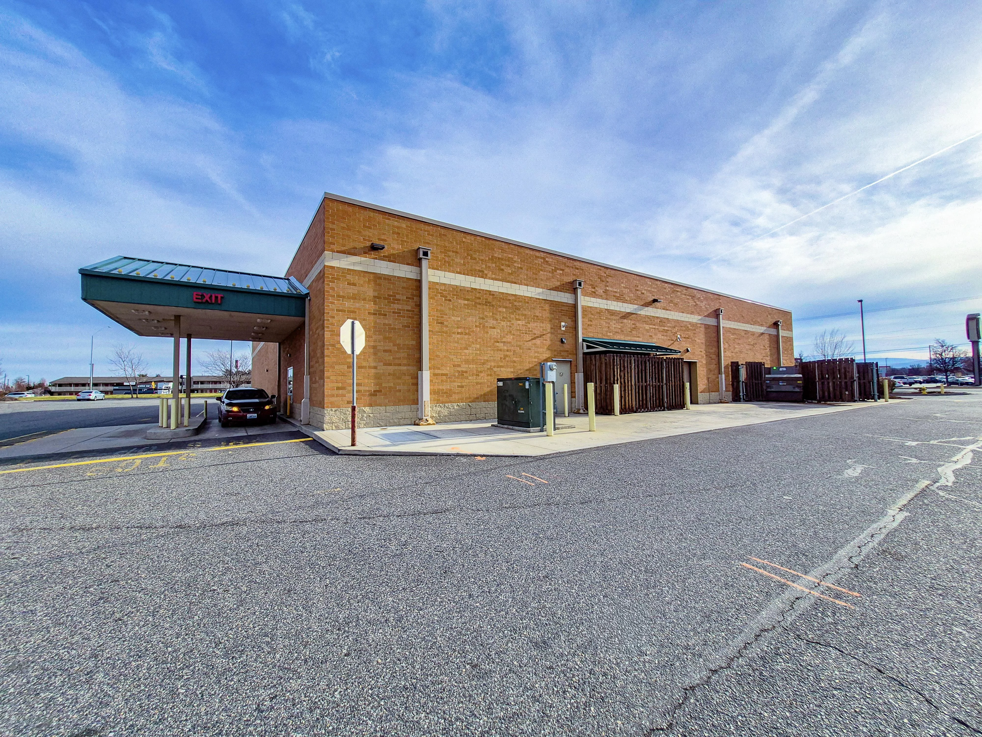 14,820 SF Free-Standing Building on 3.3 AC Lot — Sale in Kennewick, WA, photo 3 of 3