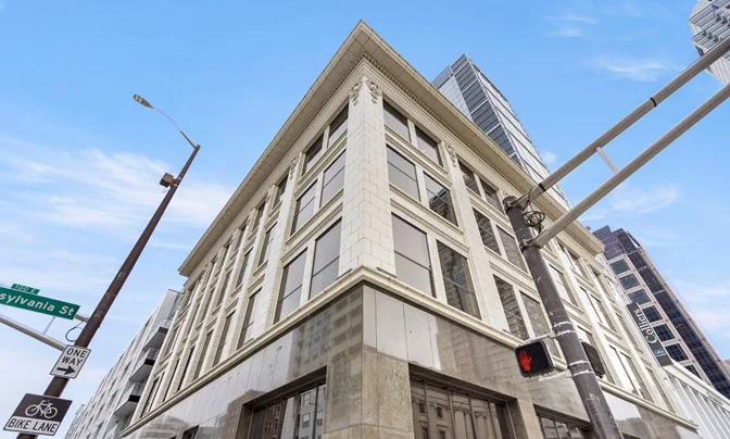 Building For Sale - Fully Lease - Located on the… — Sale in Indianapolis, IN, photo 7 of 8