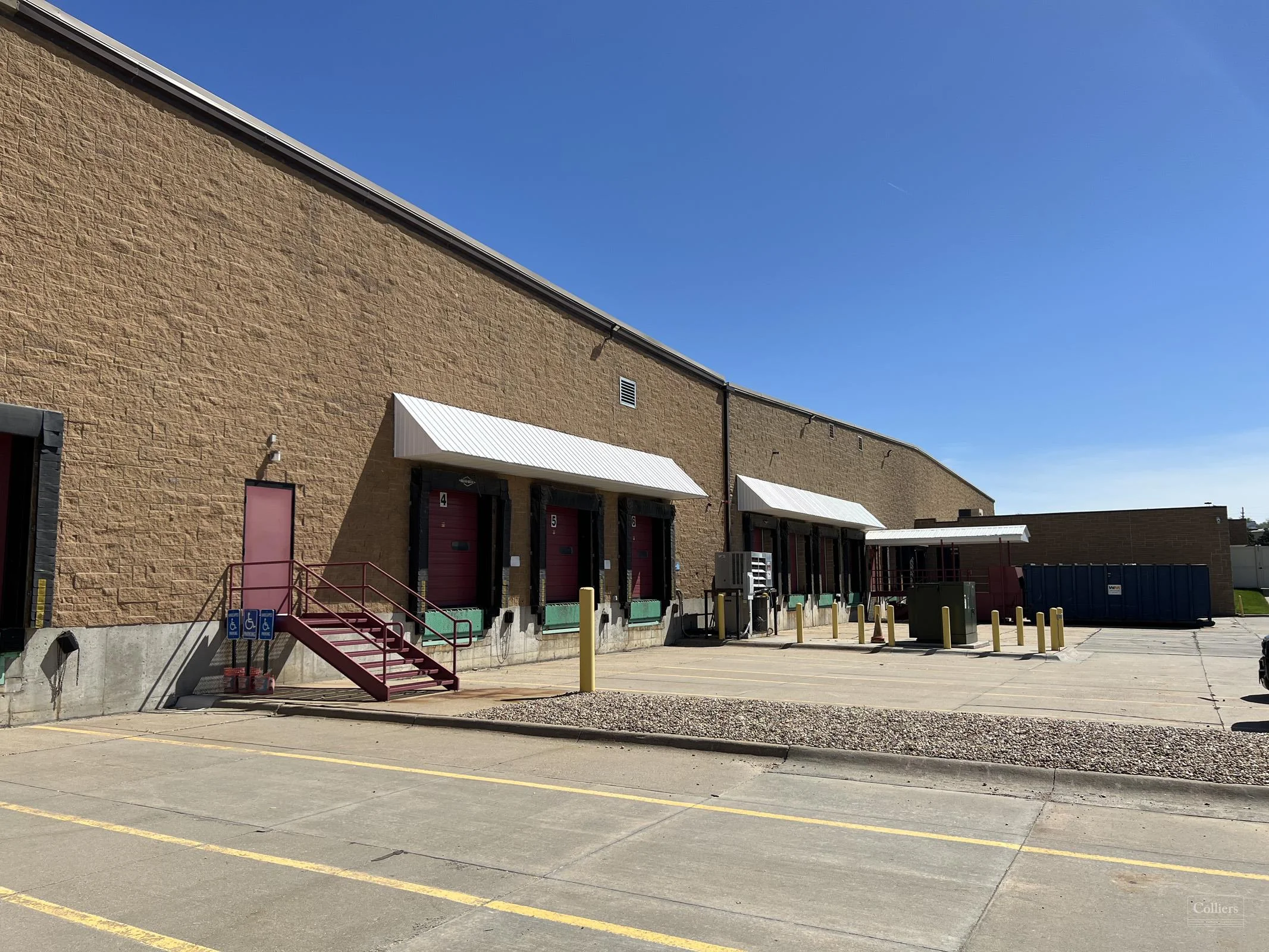 60,000 SF Warehouse — Sale in Omaha, NE, photo 2 of 8