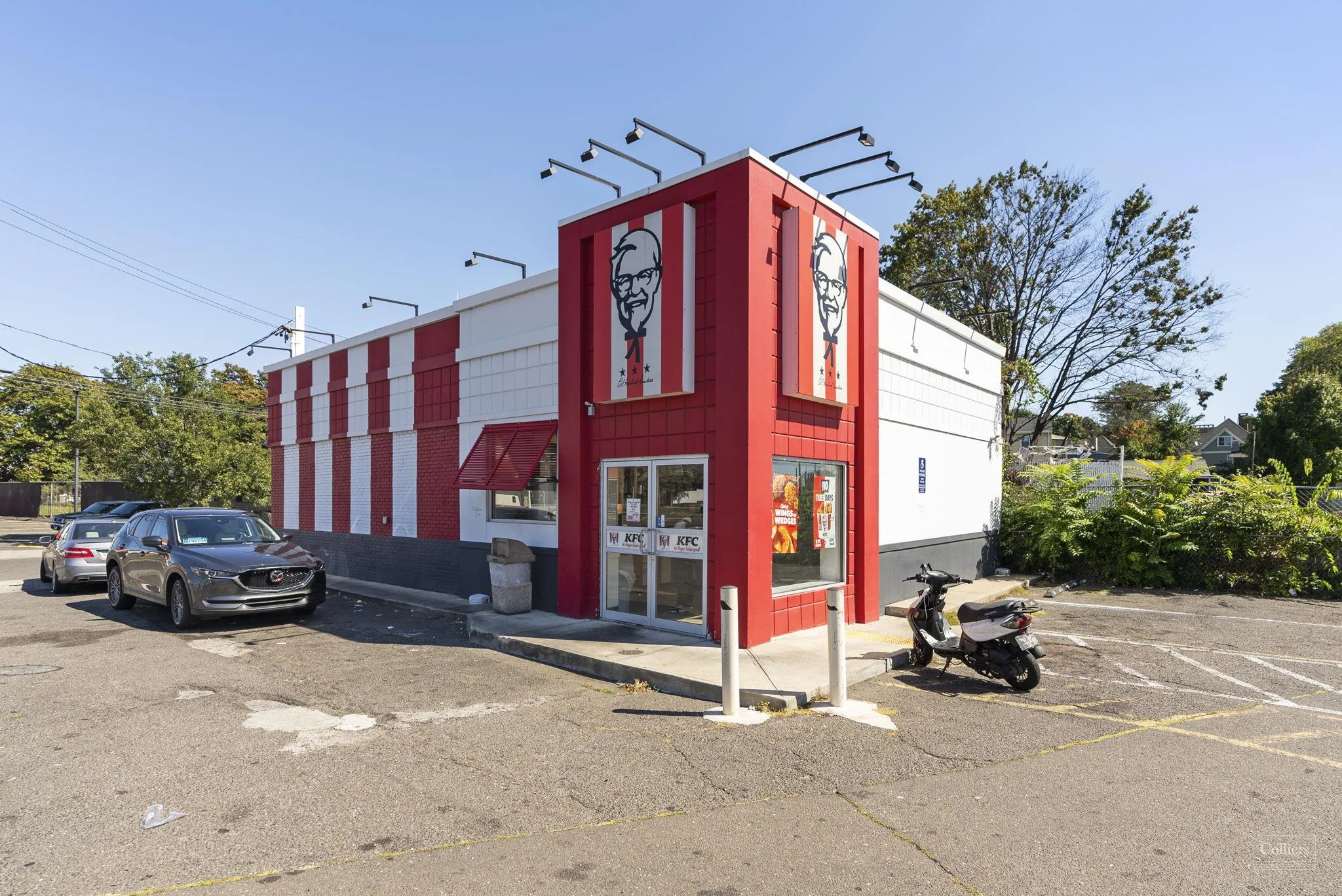 Net Leased KFC — Sale in Bridgeport, CT, photo 1 of 2