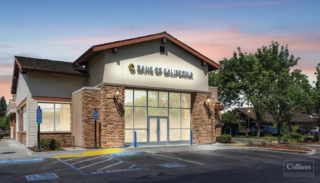 Banc of California - Fig Garden Village — Sale in Fresno, CA, photo 1 of 8