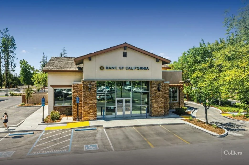 Banc of California - Fig Garden Village — Sale in Fresno, CA, photo 3 of 8