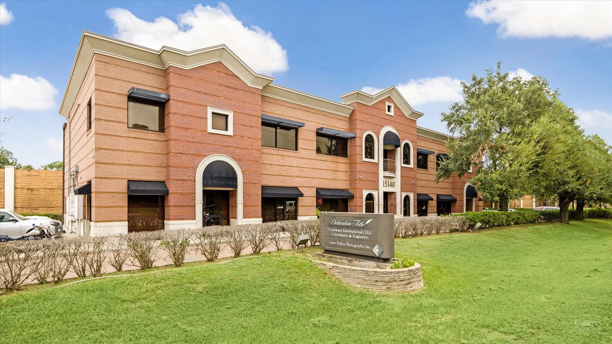 For Sale I Investment Opportunity 10,863 SF Building — Sale in Sugar Land, TX, photo 1 of 8