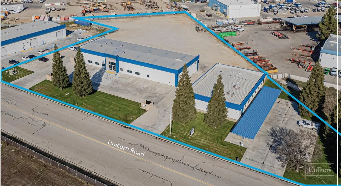Two (2) Office/Warehouse Buildings on +/- 2.77 Acres — Sale in Bakersfield, CA, photo 1 of 8