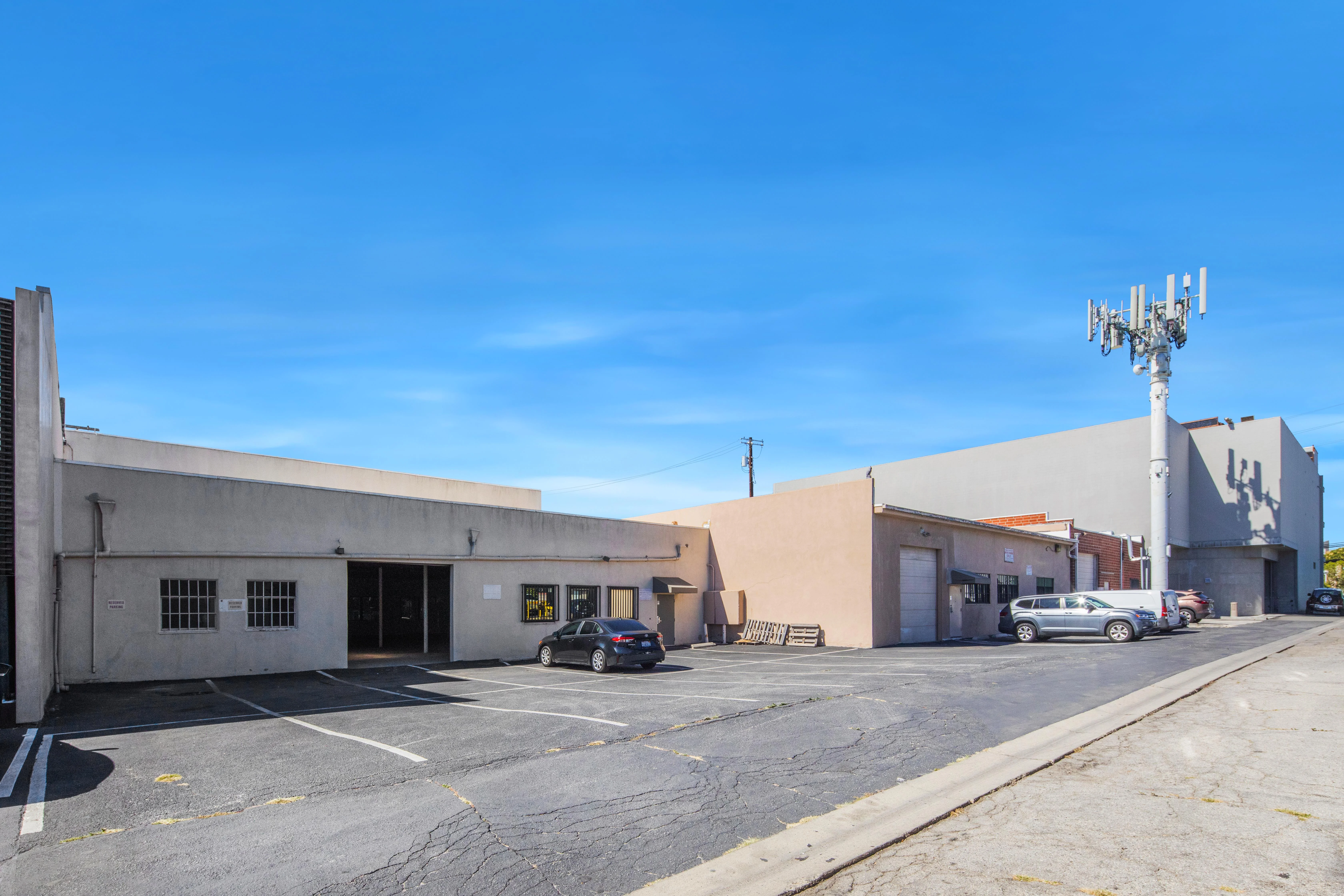 2-Building Portfolio Sale - 14,837 SF Multi-Use… — Sale in Los Angeles, CA, photo 6 of 8