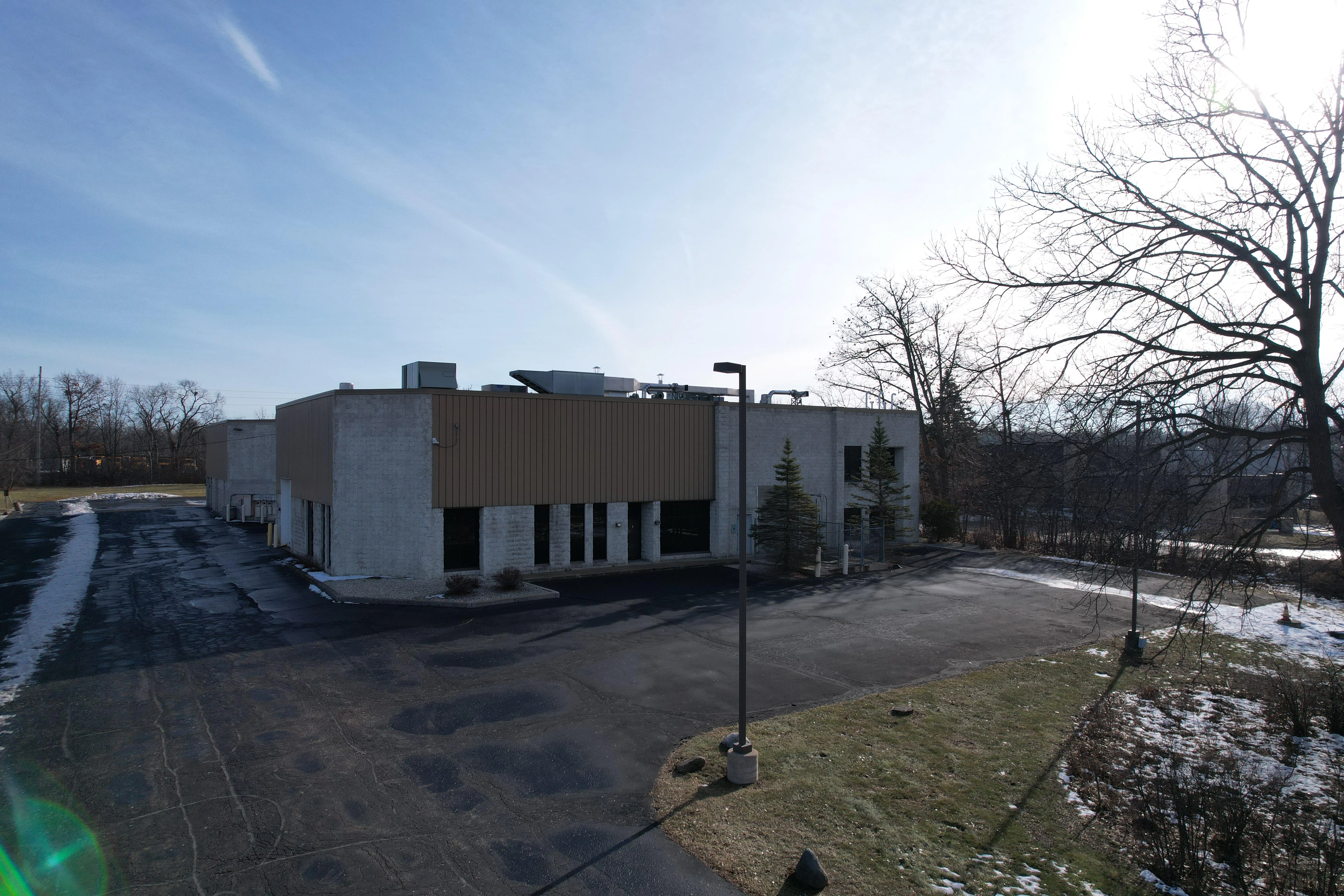 Single Tenant Industrial Building For Sale — Sale in New Berlin, WI, photo 1 of 8