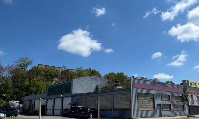 Single Tenant Industrial Building For Sale — Sale in New Berlin, WI, photo 3 of 8