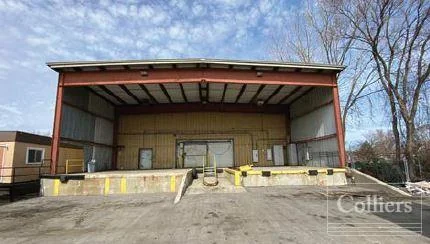 1.9 Acre Site with 7,500 SF Freezer/Cooler Building… — Sale in Cicero, IL, photo 2 of 8