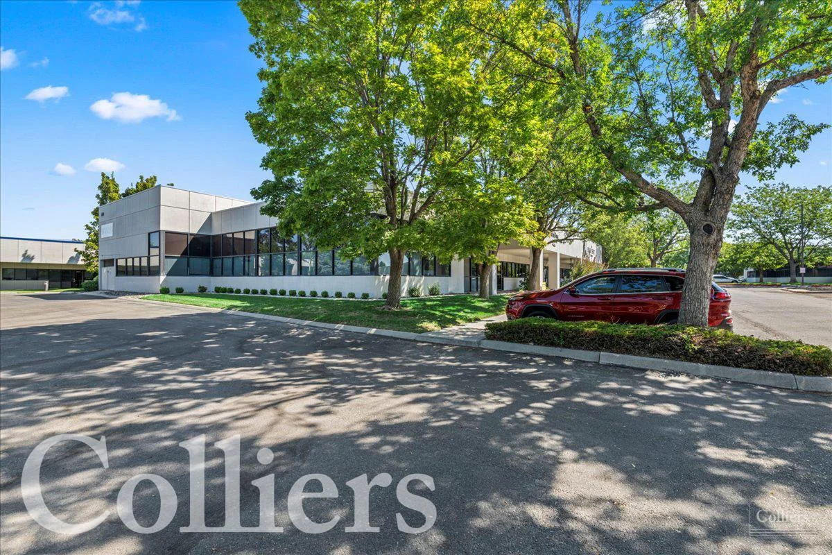 Office/Industrial Flex Investment Opportunity — Sale in Boise, ID, photo 2 of 8