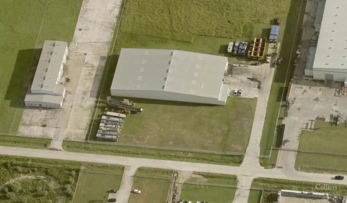 For Sale I ±30,780 SF on ±3 Acres