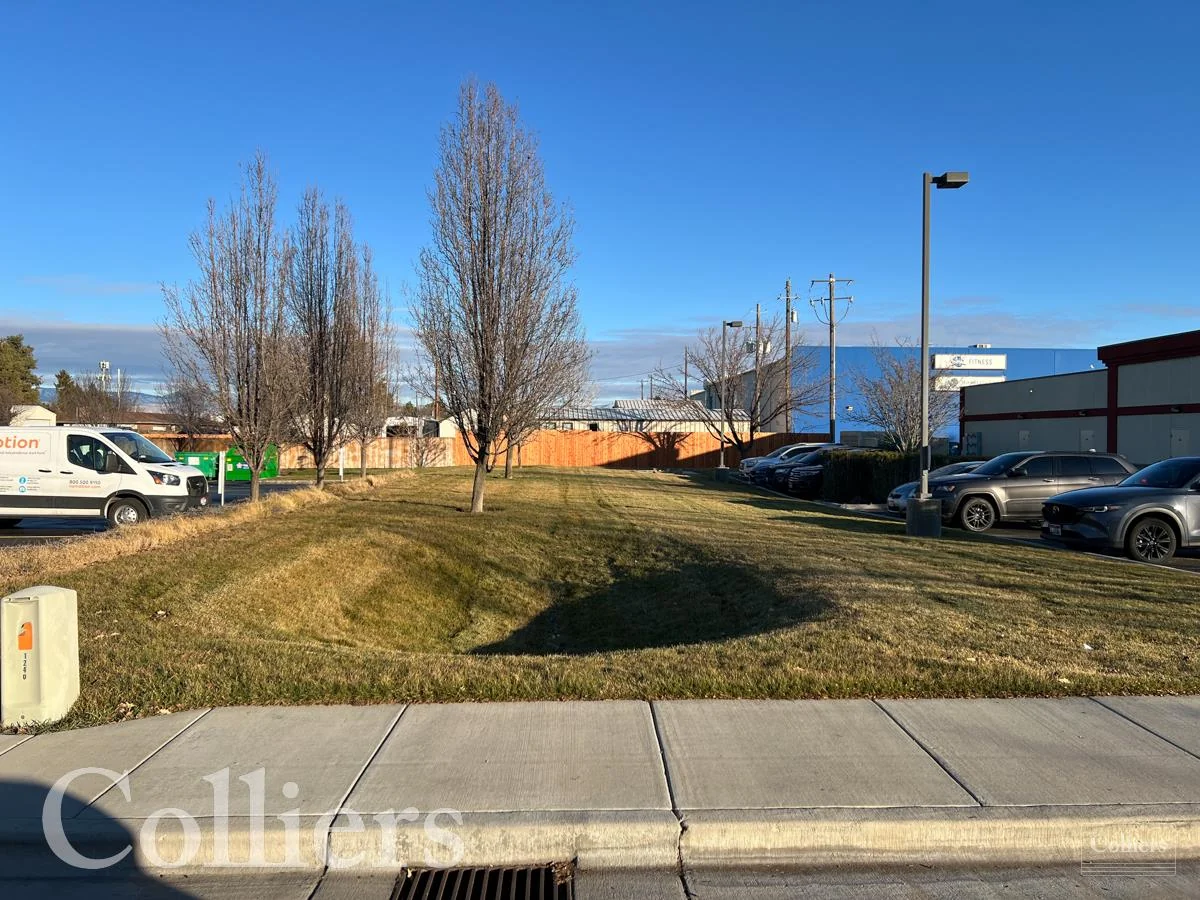 Prime Multi-tenant Retail Center for Sale — Sale in Meridian, ID, photo 4 of 8