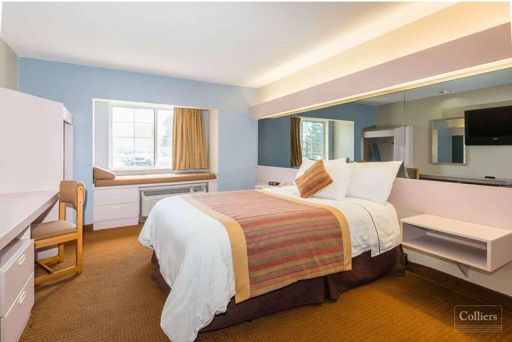 REO SALE: Former Microtel Inn - Kansas City Airport — Sale in Kansas City, MO, photo 2 of 8