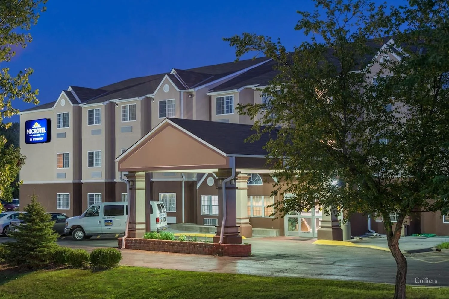 REO SALE: Former Microtel Inn - Kansas City Airport — Sale in Kansas City, MO, photo 1 of 8