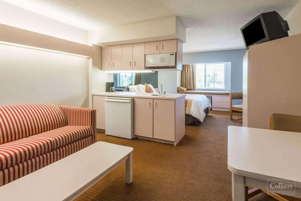 REO SALE: Former Microtel Inn - Kansas City Airport — Sale in Kansas City, MO, photo 4 of 8