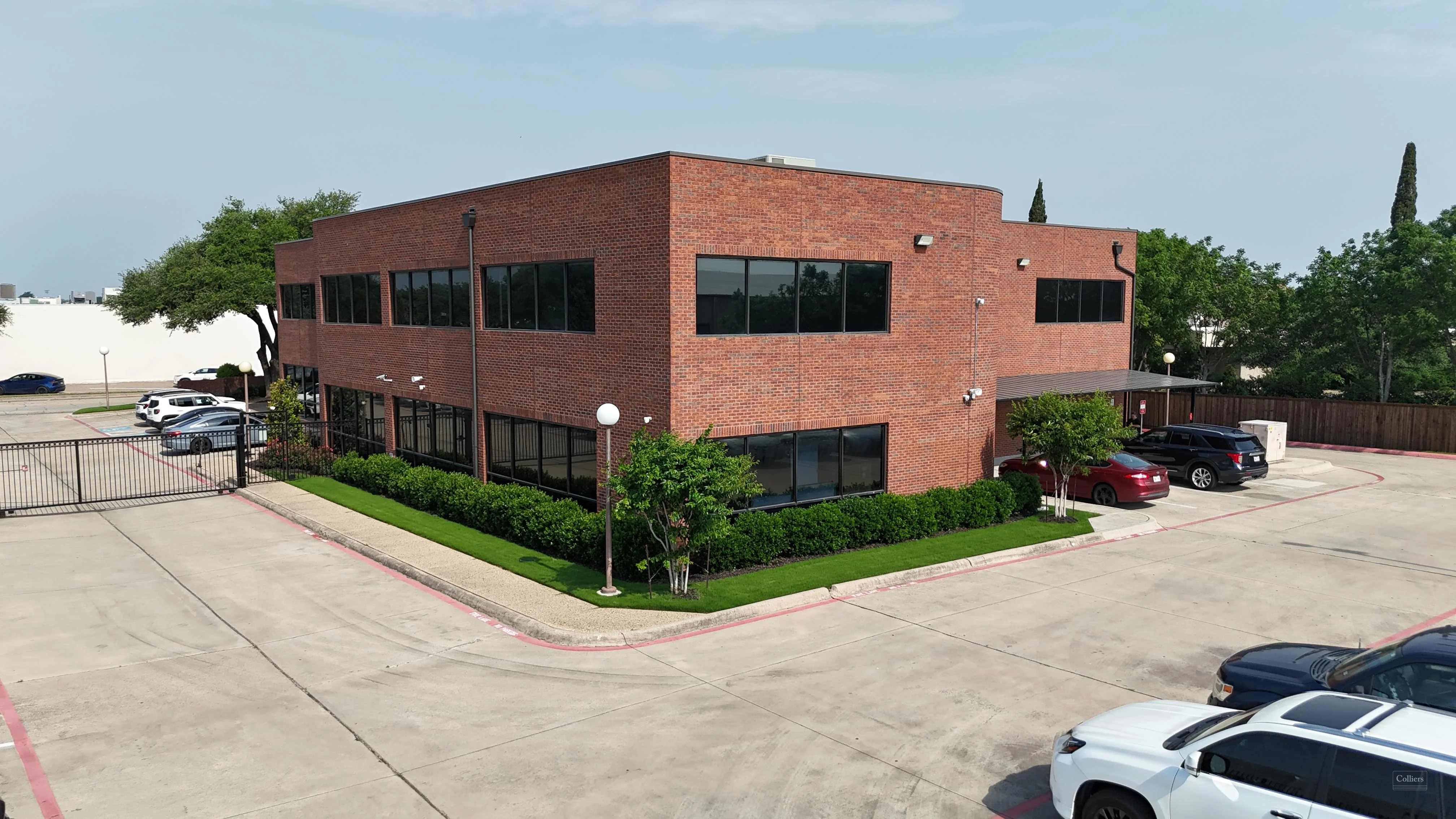 1120 Metrocrest Drive — Sale in Carrollton, TX, photo 1 of 6