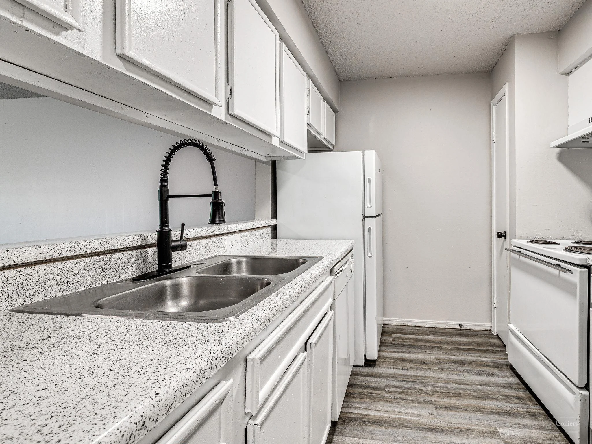 Wood Creek Apartments — Sale in Tulsa, OK, photo 3 of 8