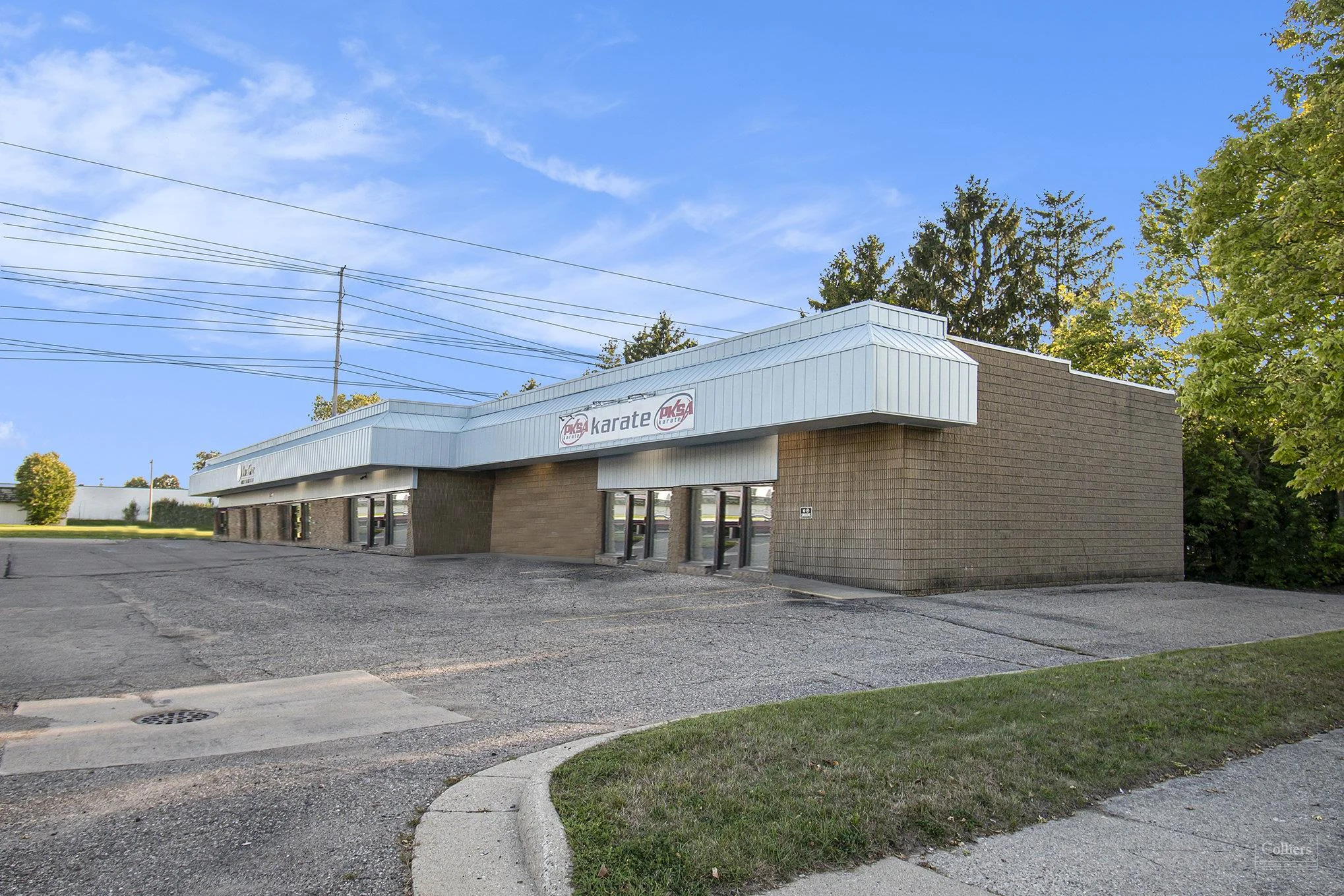 For Sale | NNN Lease Neighborhood Medical - Retail… — Sale in Lansing, MI, photo 4 of 8