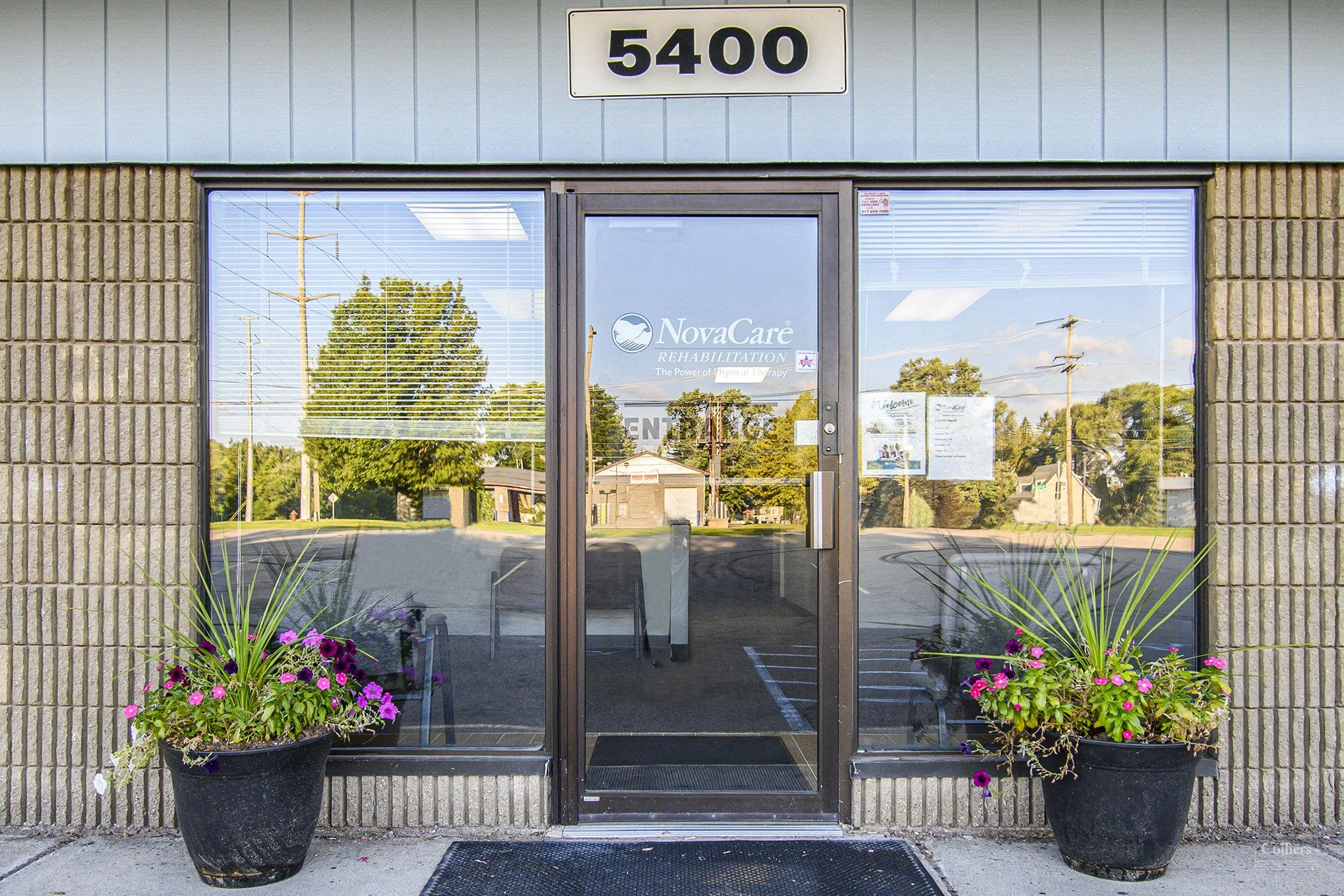 For Sale | NNN Lease Neighborhood Medical - Retail… — Sale in Lansing, MI, photo 5 of 8