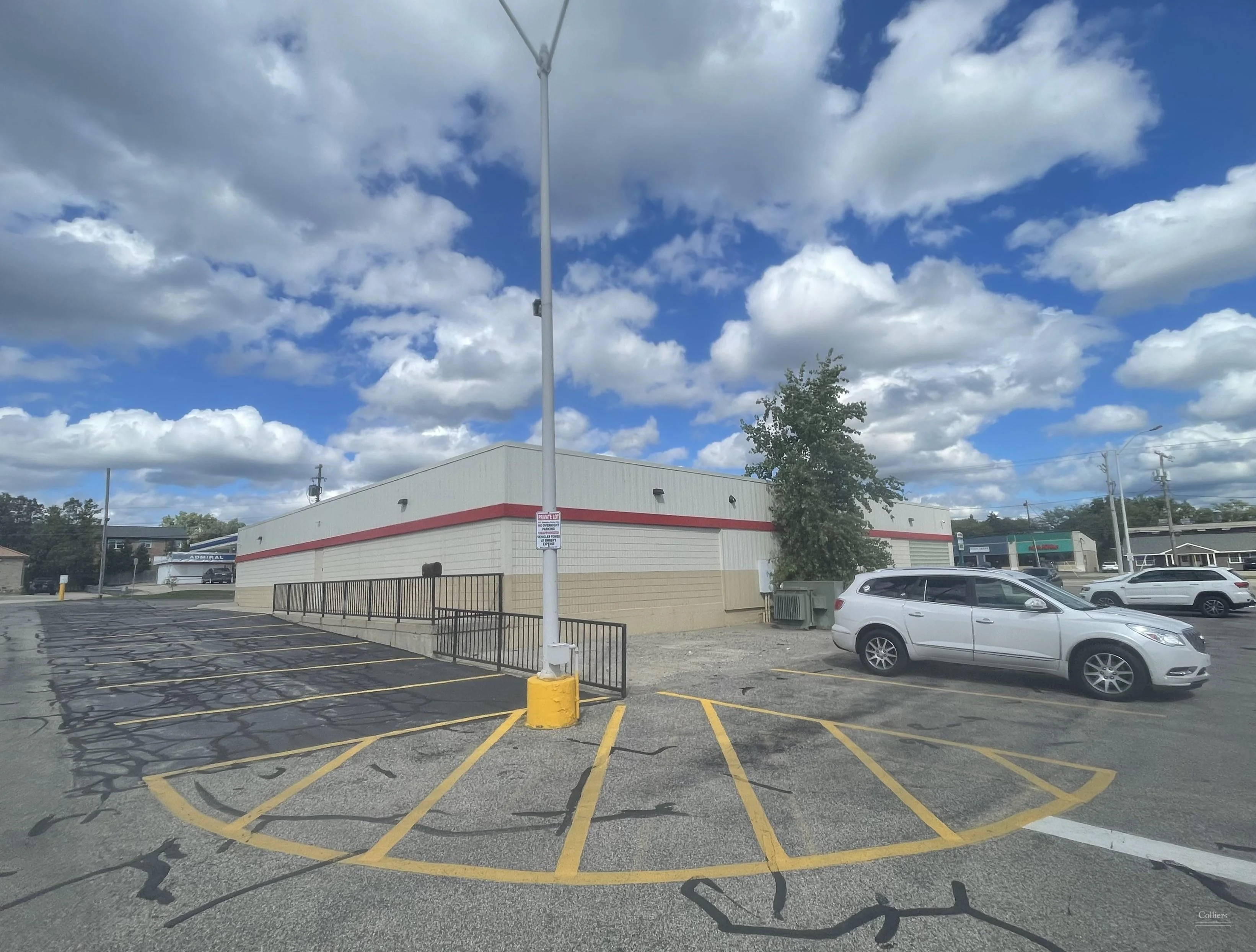 For Sale | investment 100% Leased Family Dollar — Sale in Grand Rapids, MI, photo 4 of 8