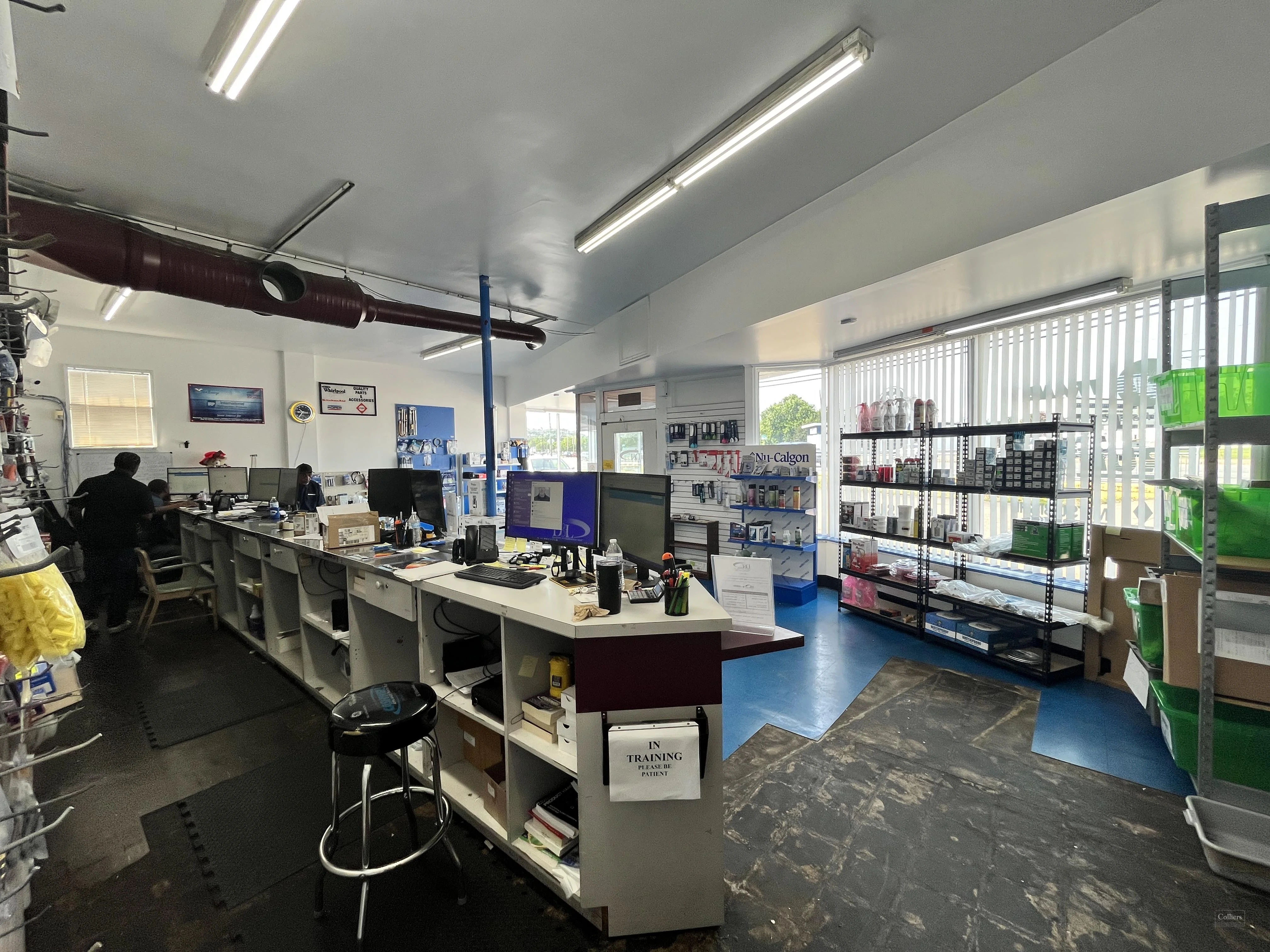 Freestanding Retail Store with Storage Warehouse — Sale in Newport News, VA, photo 4 of 8