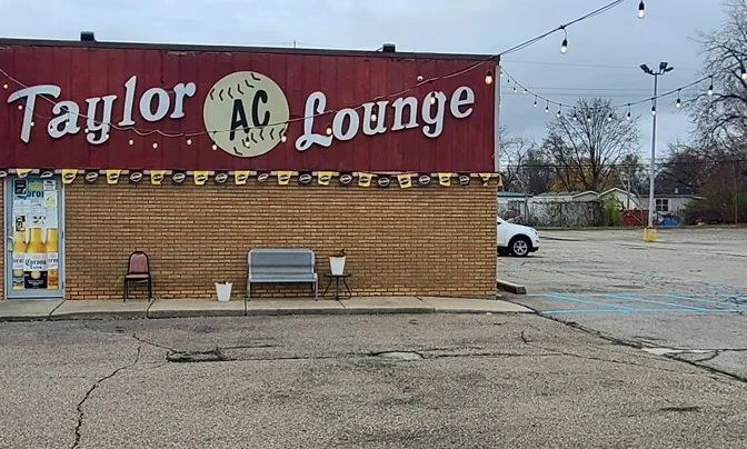 For Sale | Retail — Sale in Allen Park, MI, photo 2 of 4