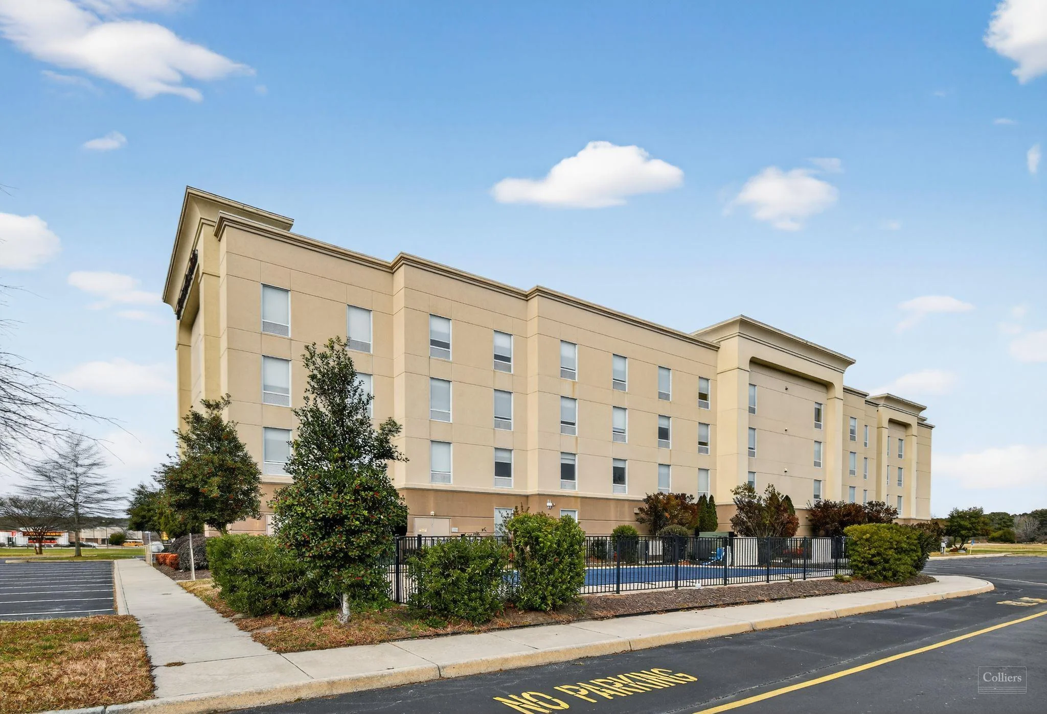 Hampton Inn & Suites Exmore — Sale in Exmore, VA, photo 4 of 8