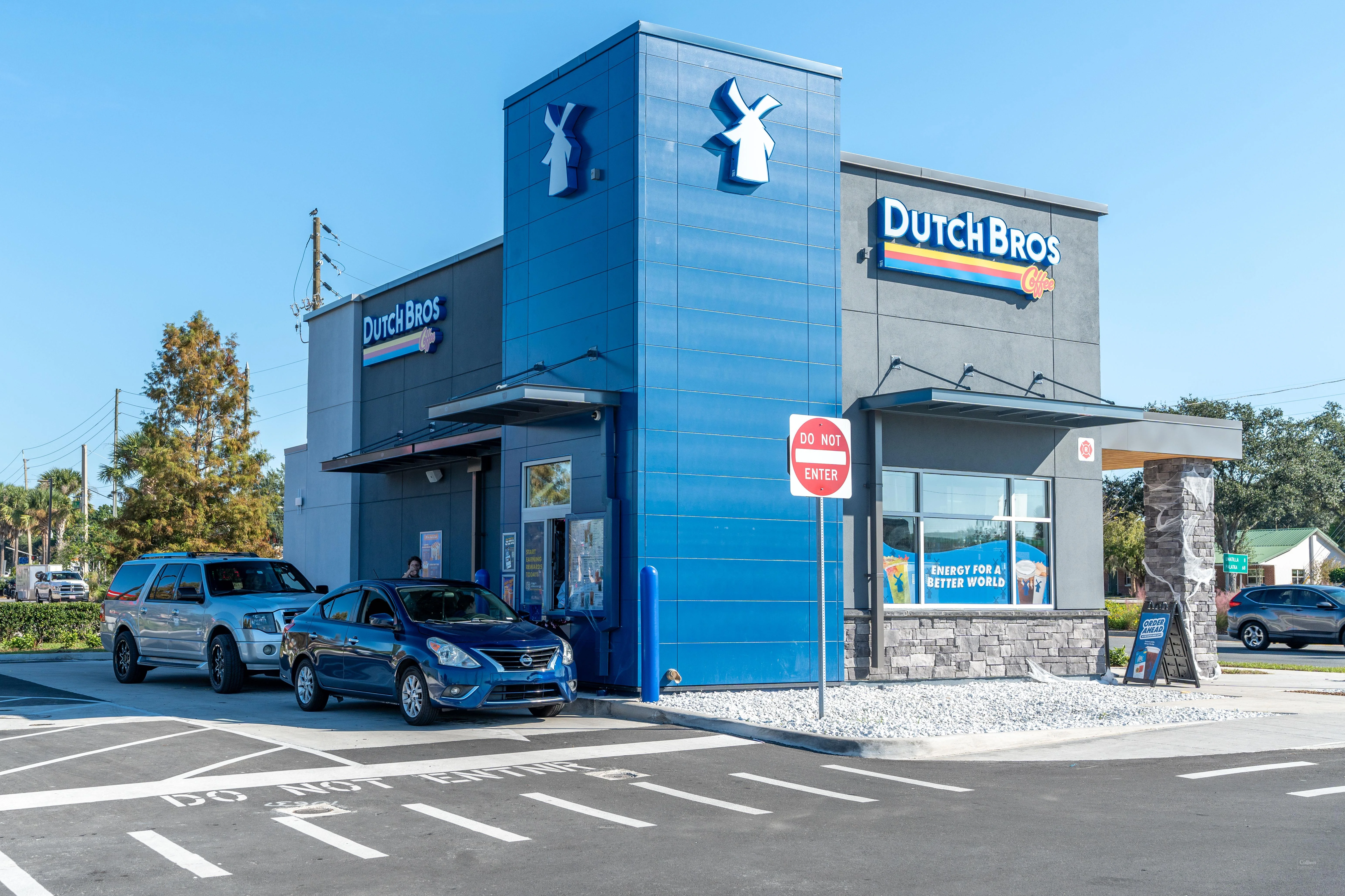 Dutch Bros Coffee | Brand New 15 Yr Abs NNN Lease — Sale in Eustis, FL, photo 1 of 6