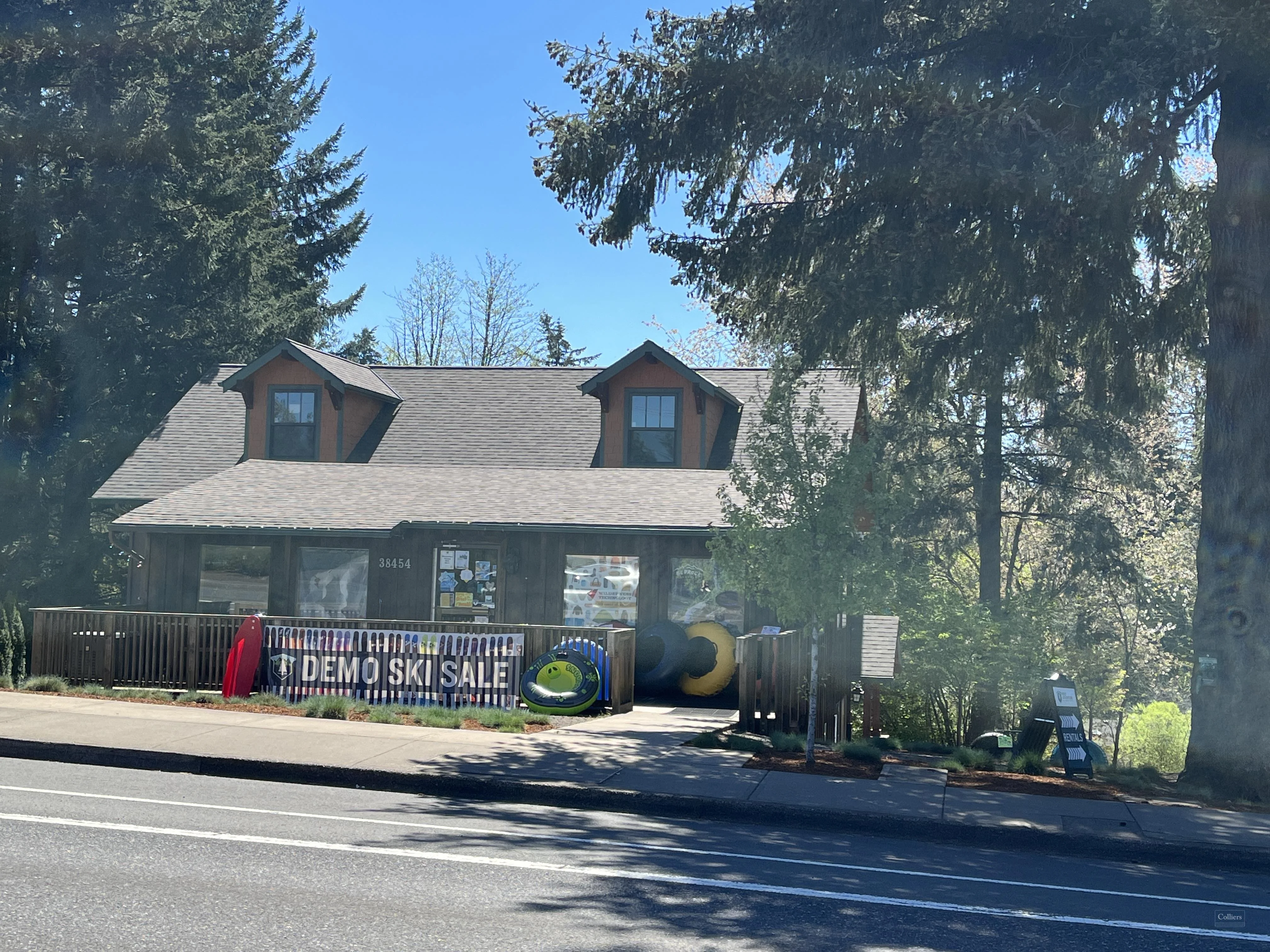 38454 Pioneer Blvd. — Sale in Sandy, OR, photo 2 of 8