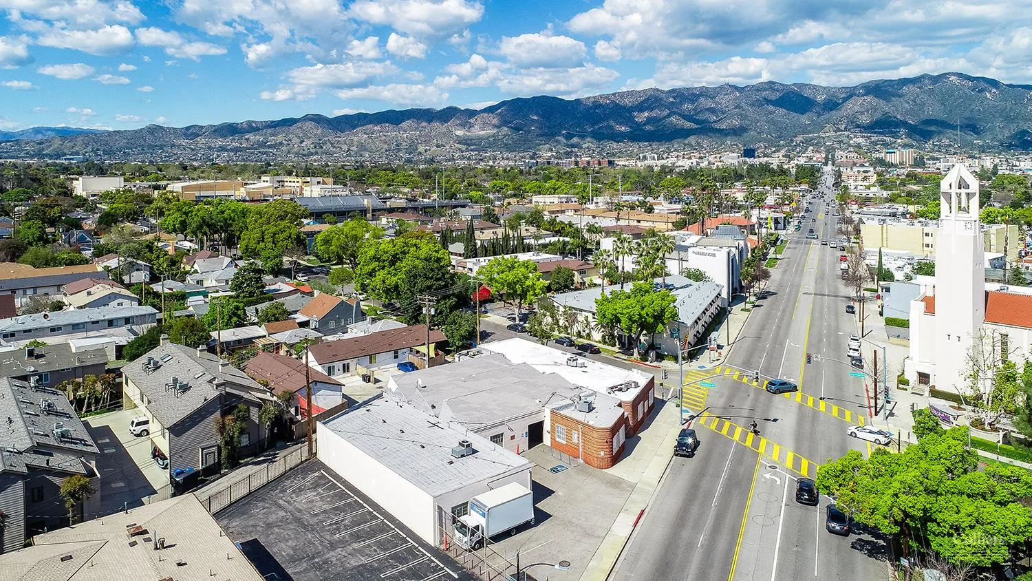 For Sale in Burbank: 11,521 SF Industrial Building — Sale in Burbank, CA, photo 6 of 8