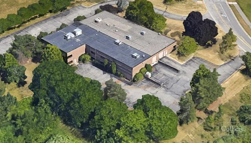 For Sale - 29,400 SF - Industrial/Flex — Sale in Lake Orion, MI, photo 2 of 8