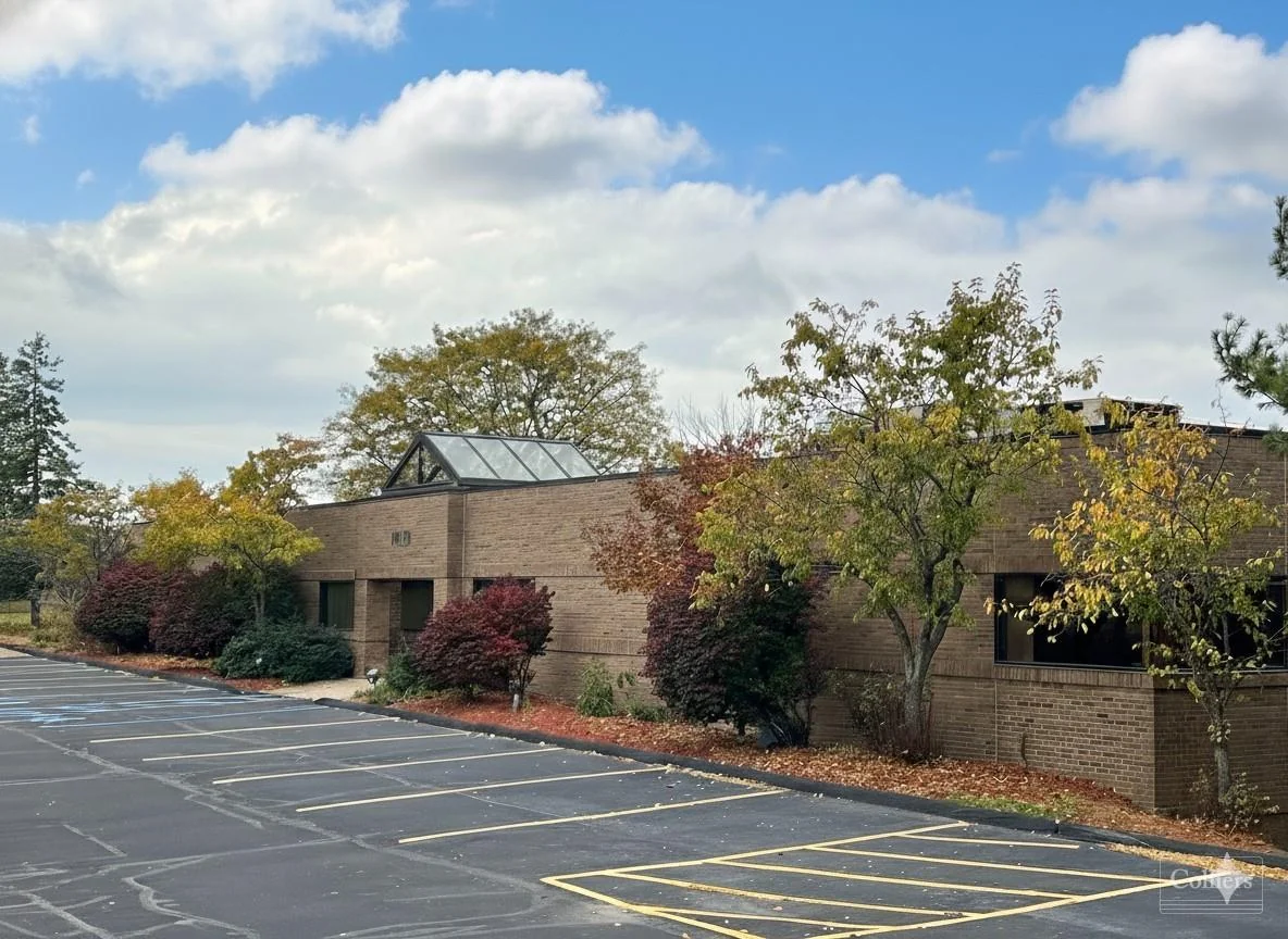 For Sale - 29,400 SF - Industrial/Flex — Sale in Lake Orion, MI, photo 4 of 8