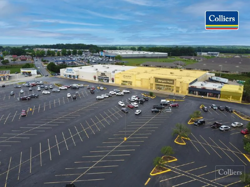 2,400 SF - 44,210 SF Available at Cox Creek Station — Lease in Florence, AL, photo 1 of 5