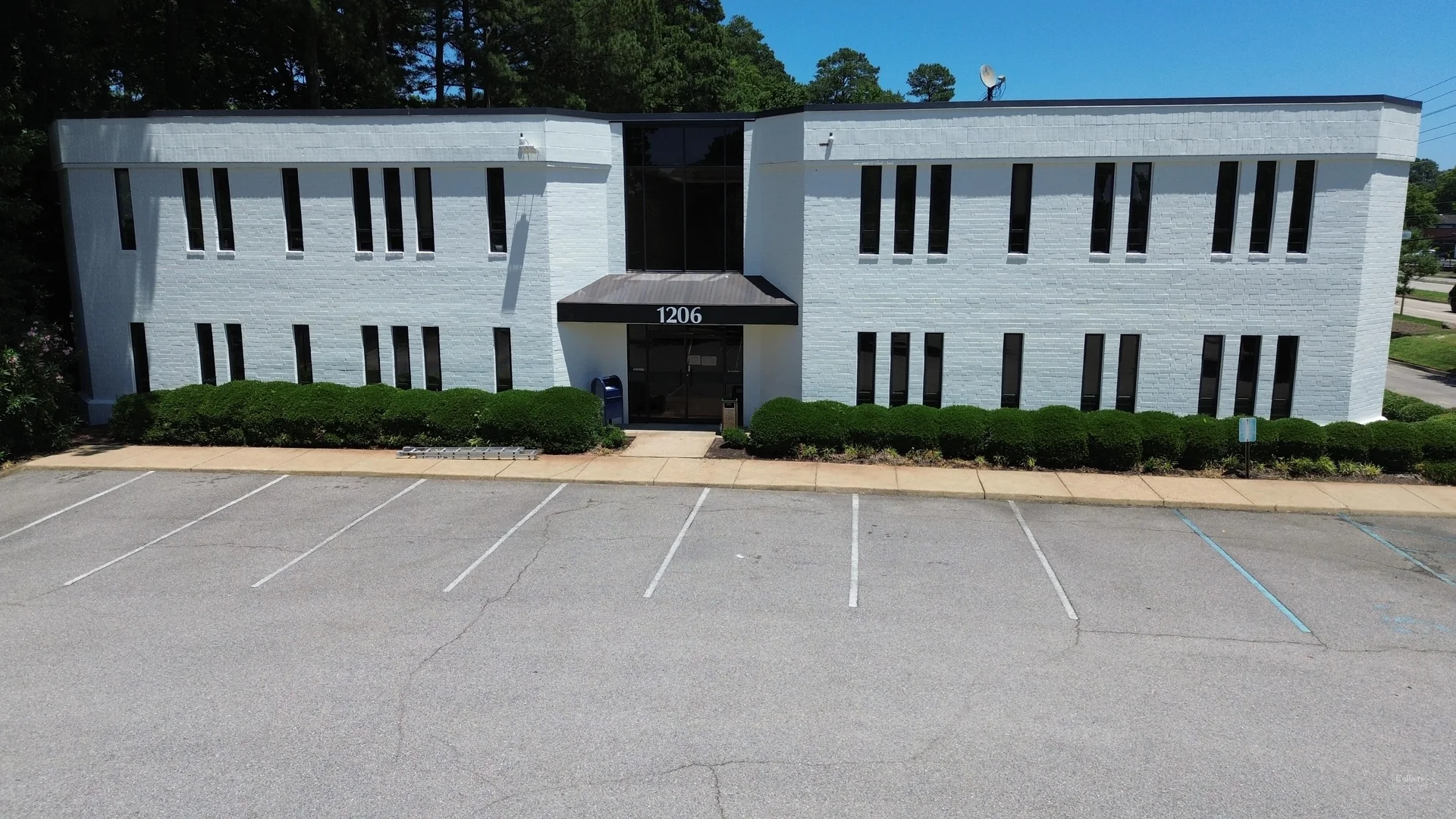 1206 Laskin Rd For Lease — Lease in Virginia Beach, VA, photo 2 of 8