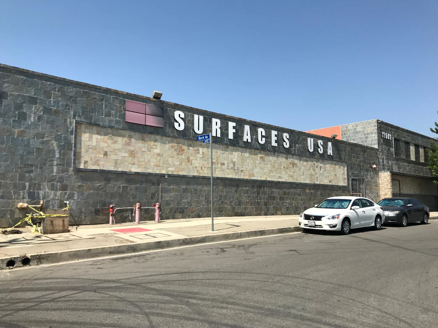 Excellent 89,452 SF Industrial Building for… — Lease in North Hollywood, CA, photo 1 of 8