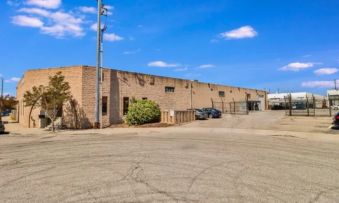 Excellent 89,452 SF Industrial Building for… — Lease in North Hollywood, CA, photo 5 of 8