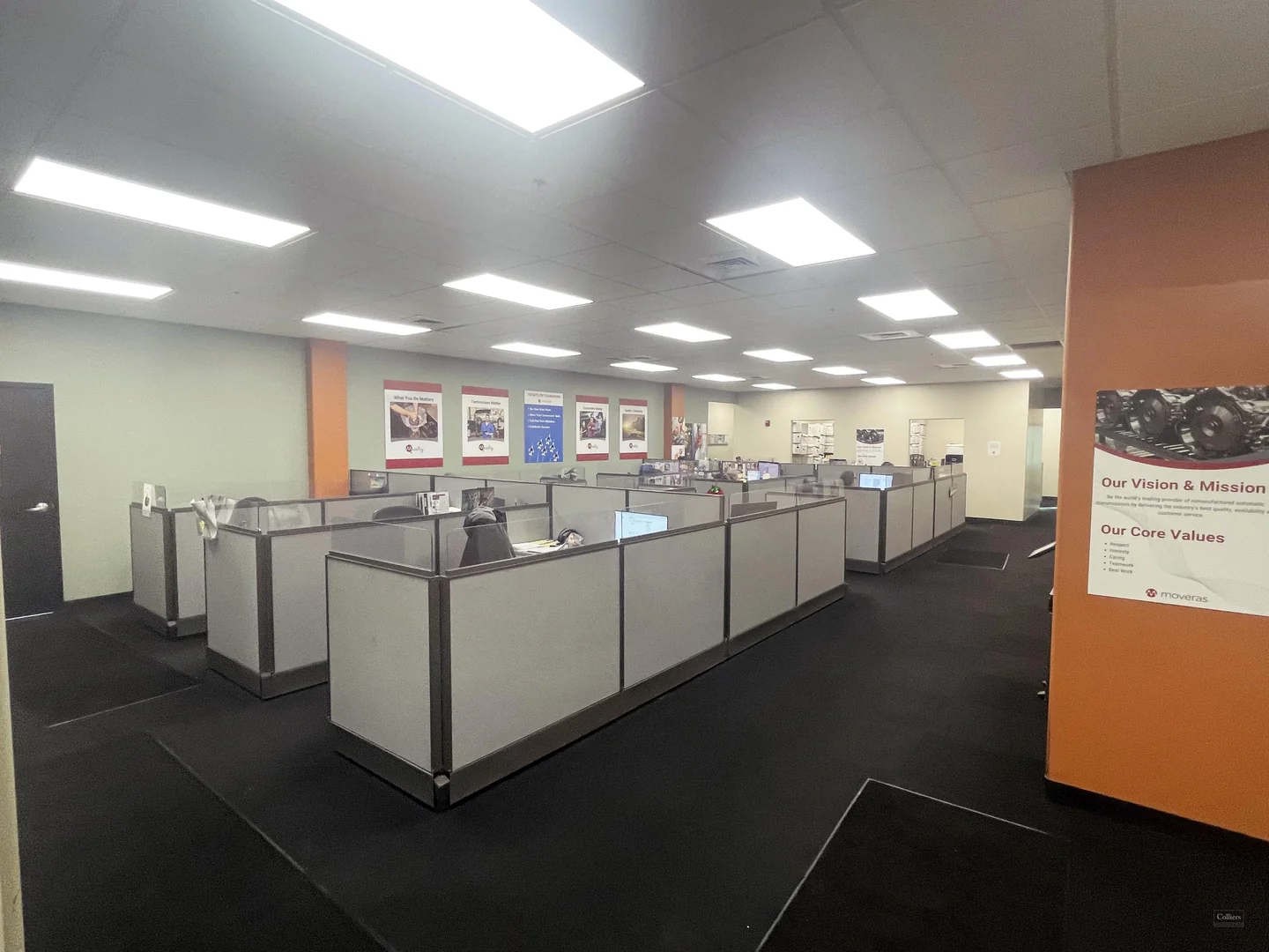 Highly Visible First Floor Office - photo 6 - Windham, NH