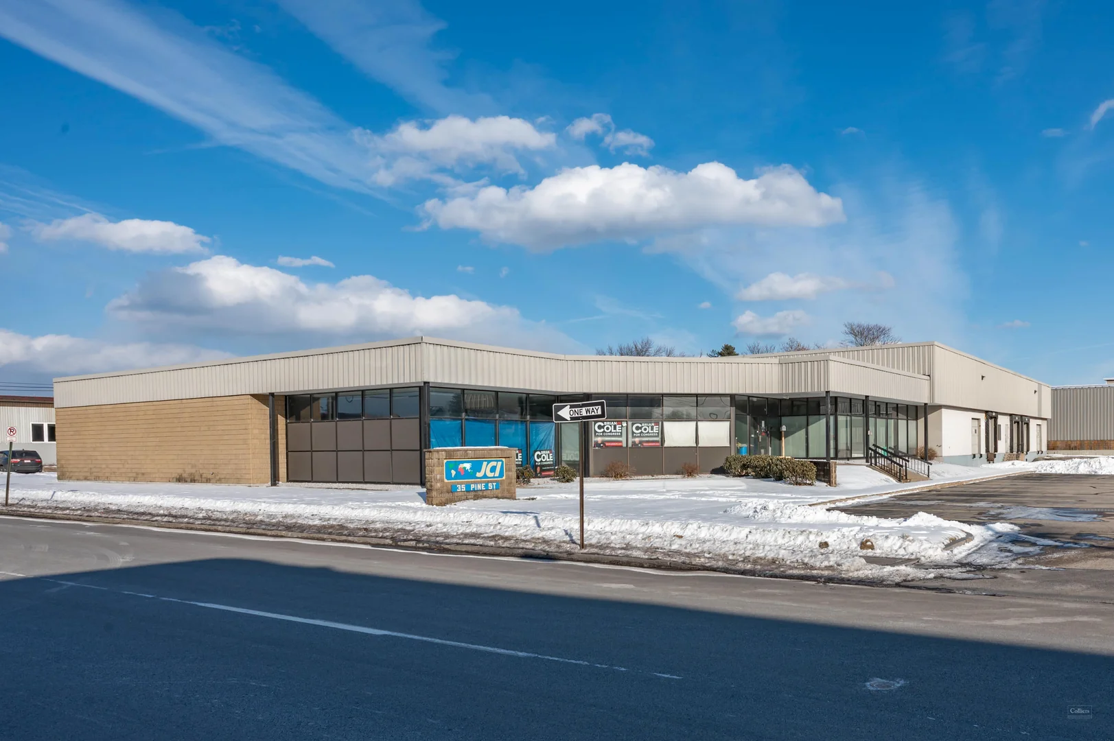 High-Bay Industrial/Flex — Lease in Manchester, NH, photo 2 of 8
