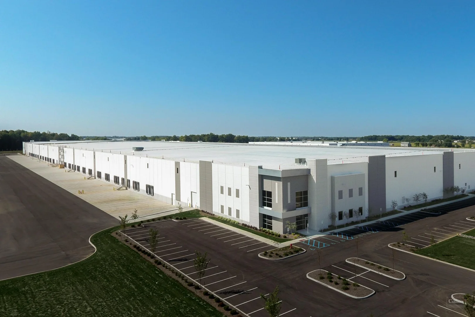 Aurora Commerce Center — Lease in Mccordsville, IN, photo 3 of 8
